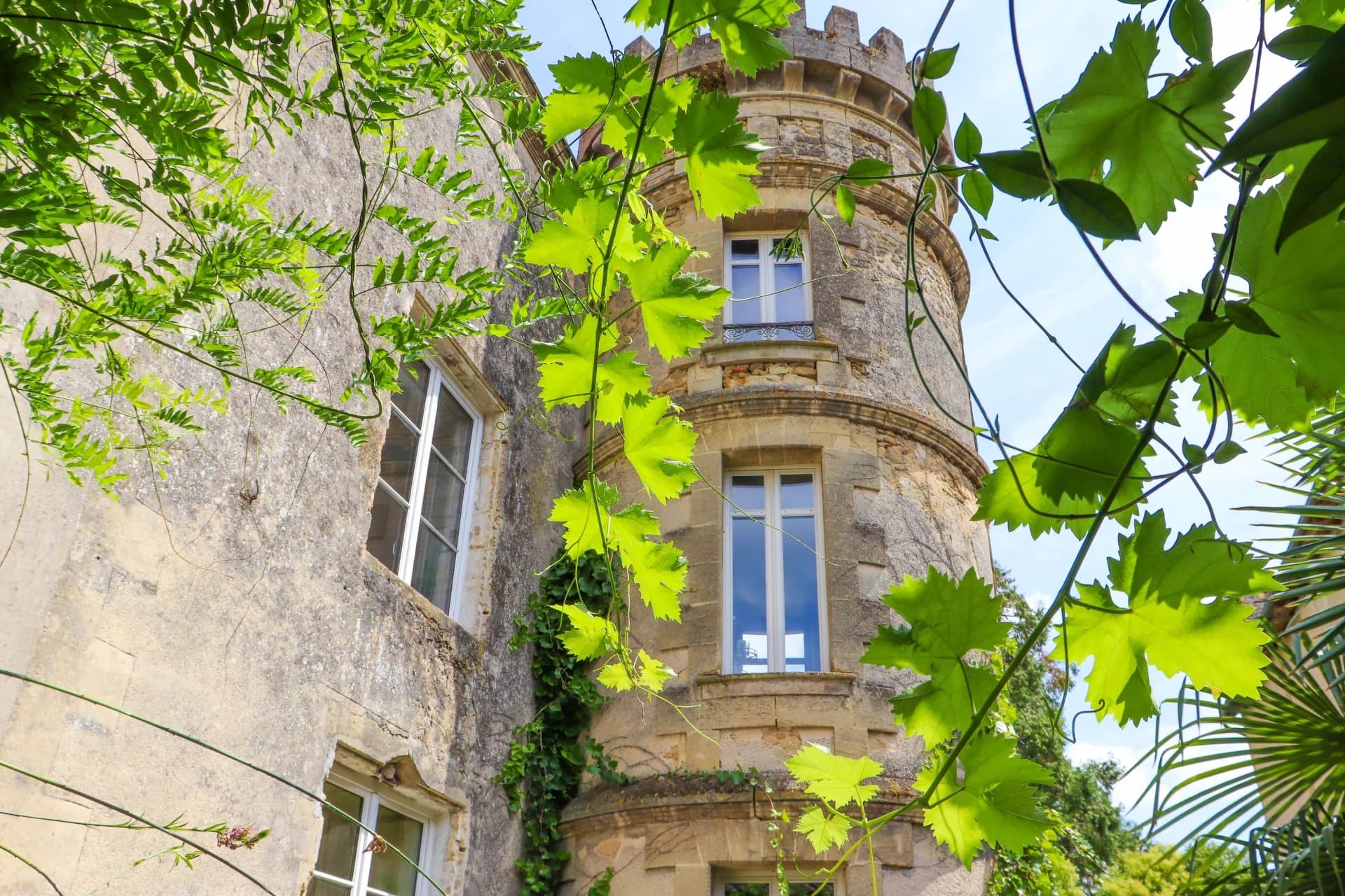 A vendre superbe "Towerhouse" en plein centre historique de Bazas