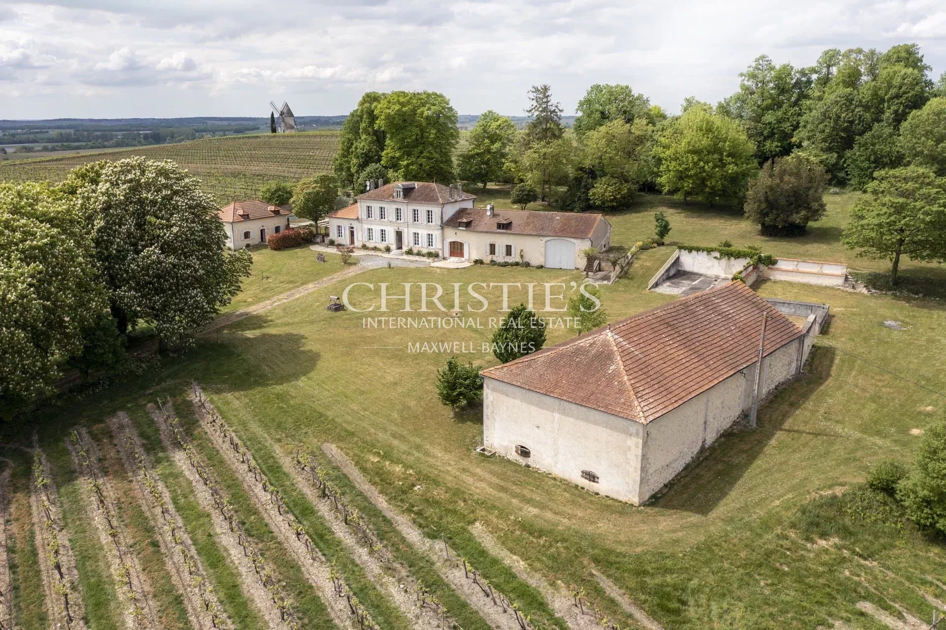 Beautiful 19th century property south of Cognac