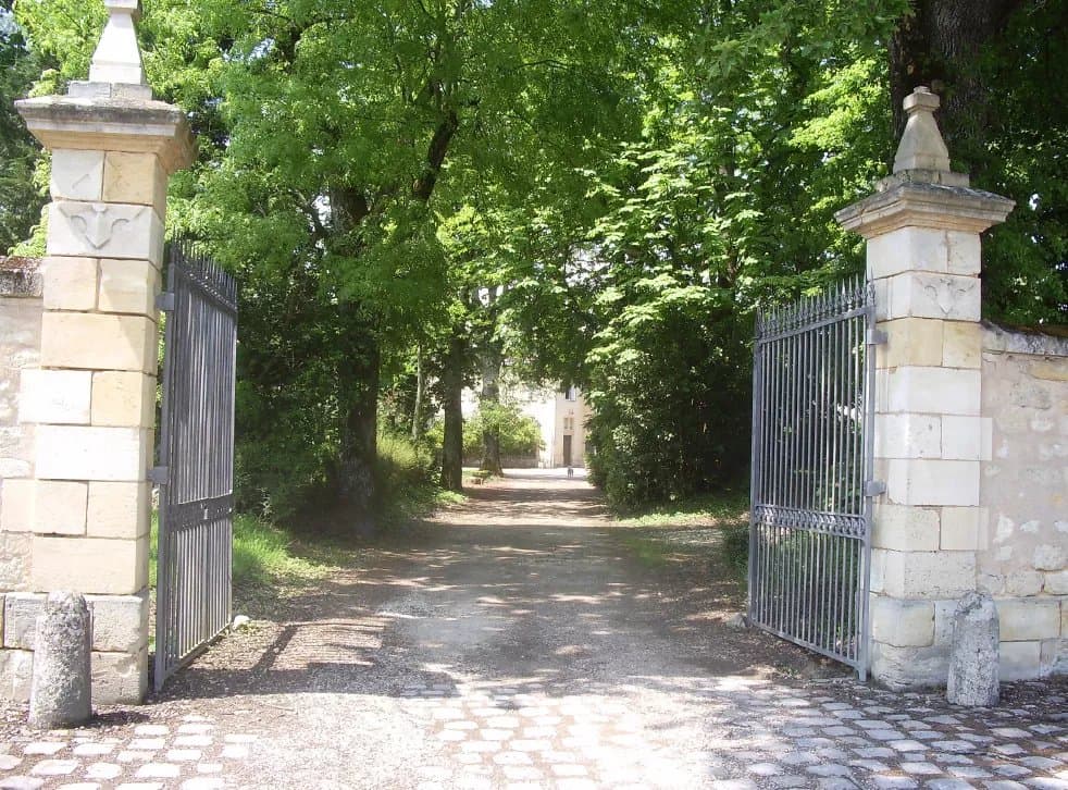 Imposante demeure du XVIIIe siècle, 19 ha en AOC Côtes de Bourg et Bordeaux