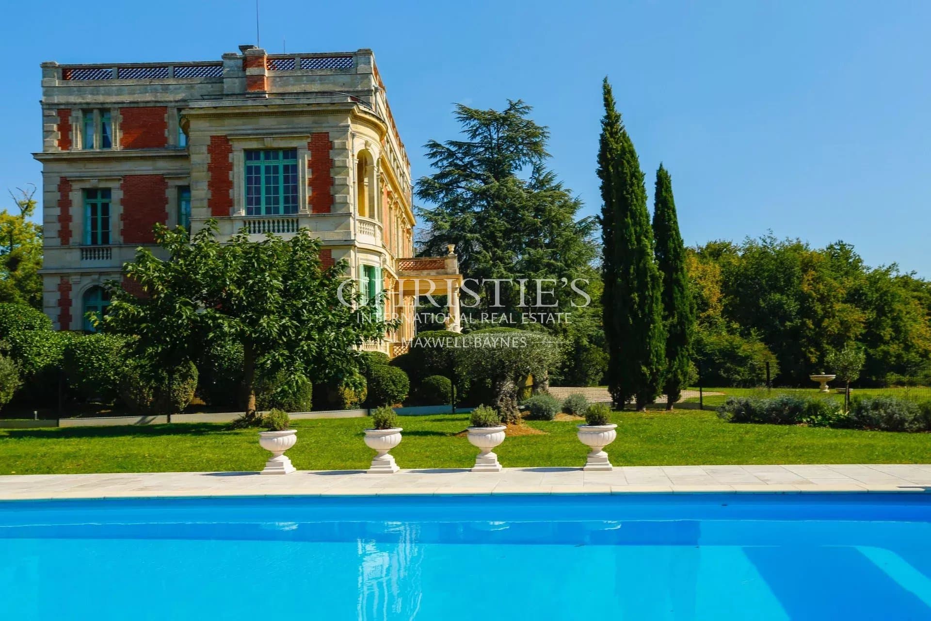 Vente - Superbe Château près de Bordeaux clé en main !