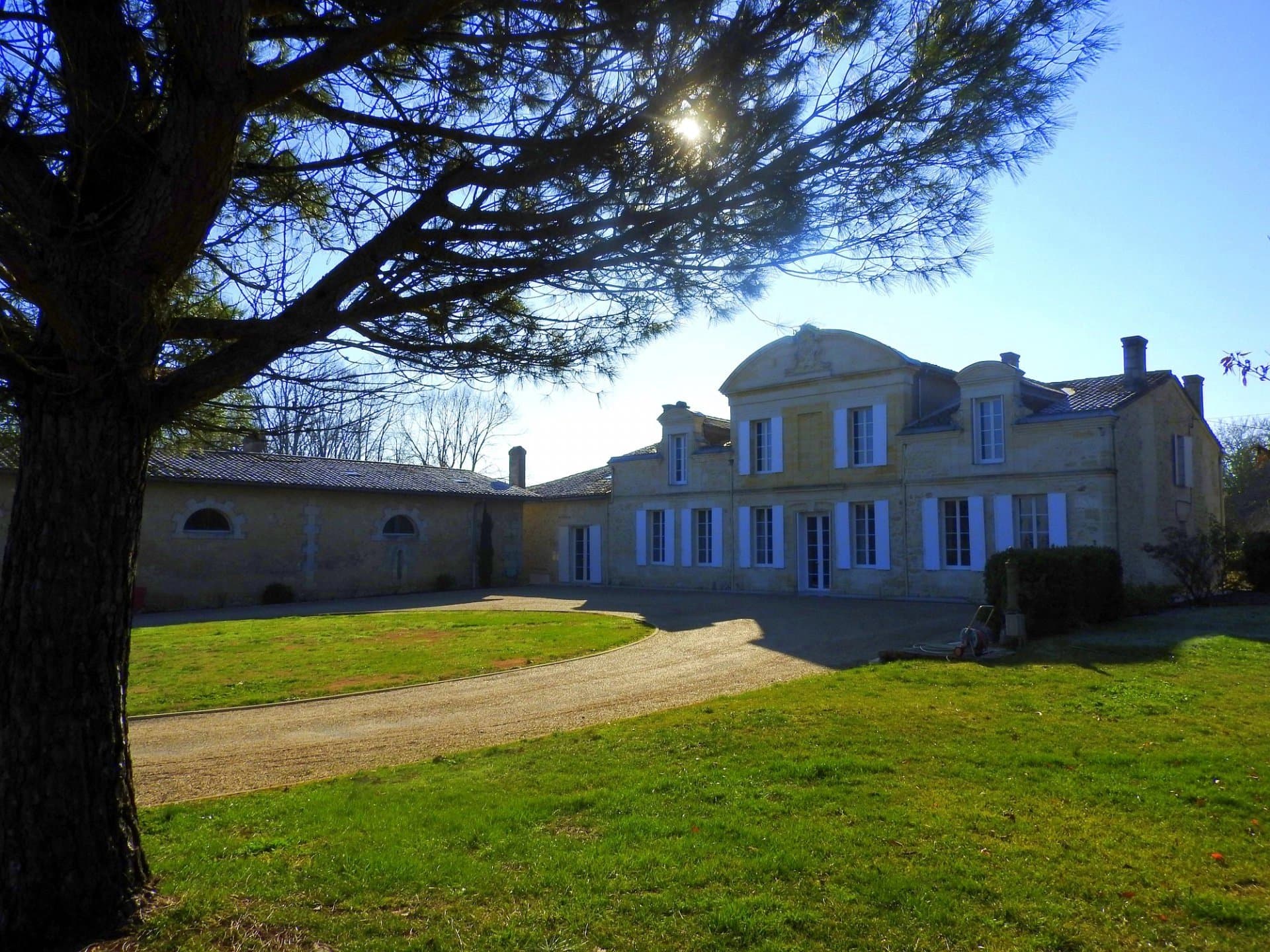 Maison de maitres entourée par les vignes