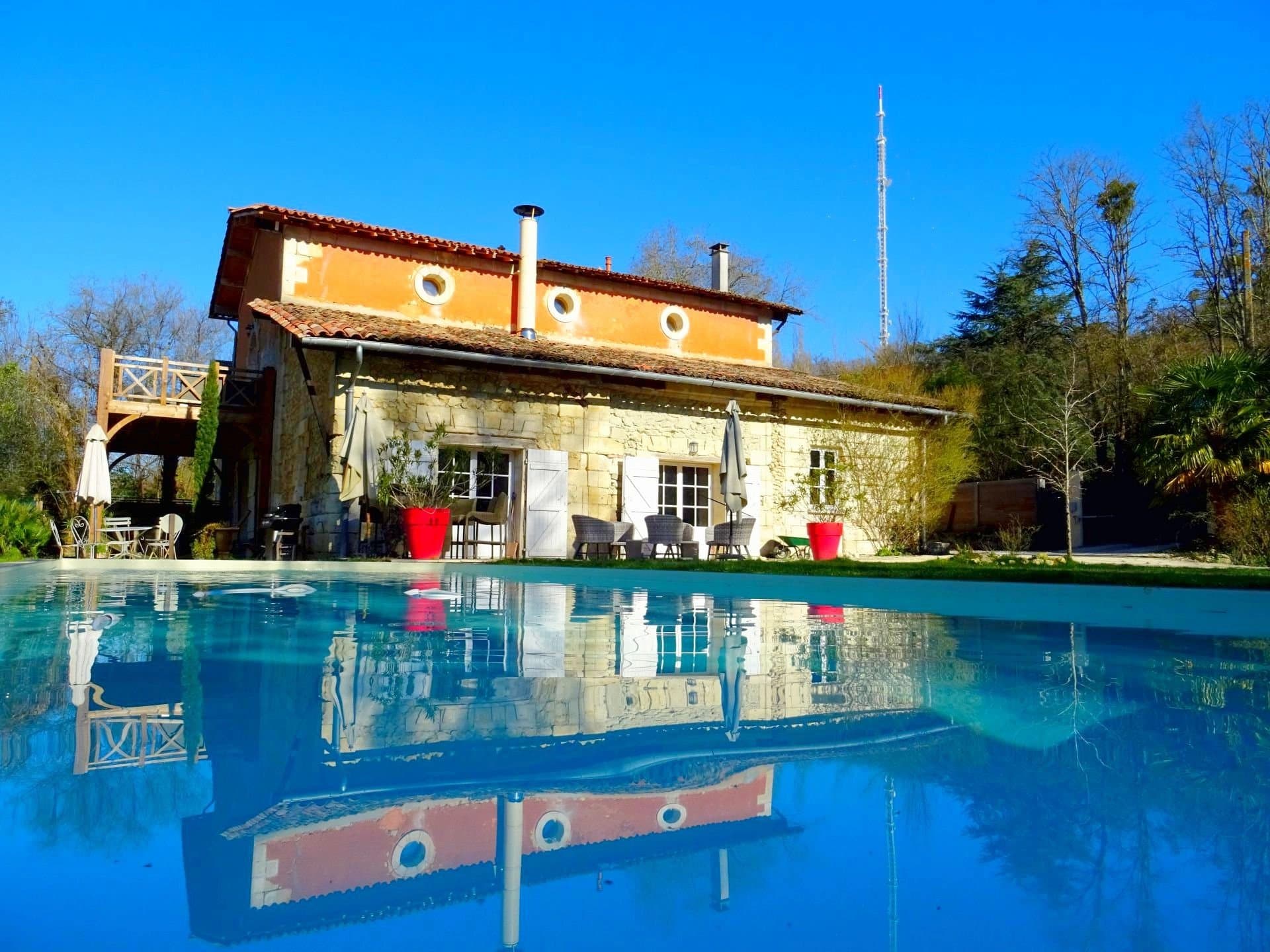 Superbe maison avec 8 chambres à Bouliac