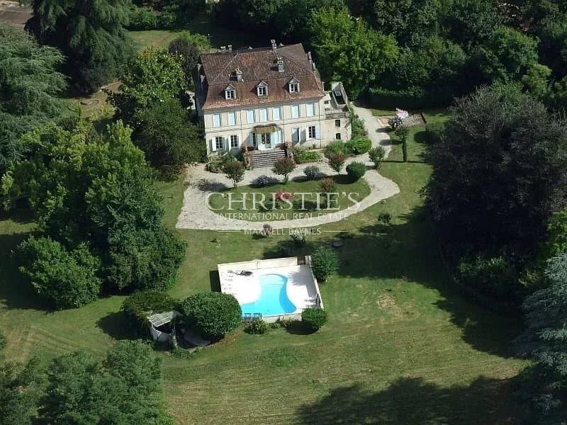 Magnifique manoir au milieu d'un domaine de 15 ha