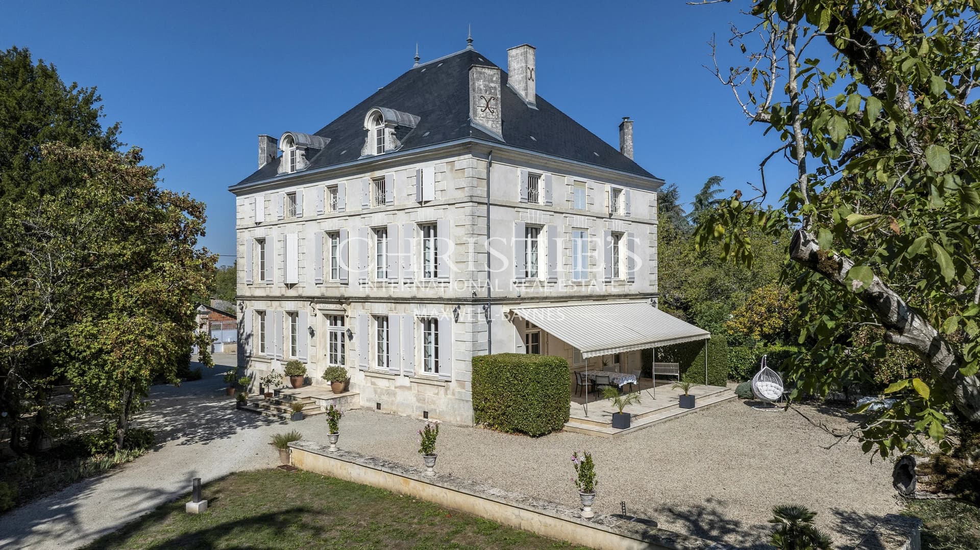 STUNNING, FULLY RENOVATED PROPERTY FOR SALE IN THE CHARENTE