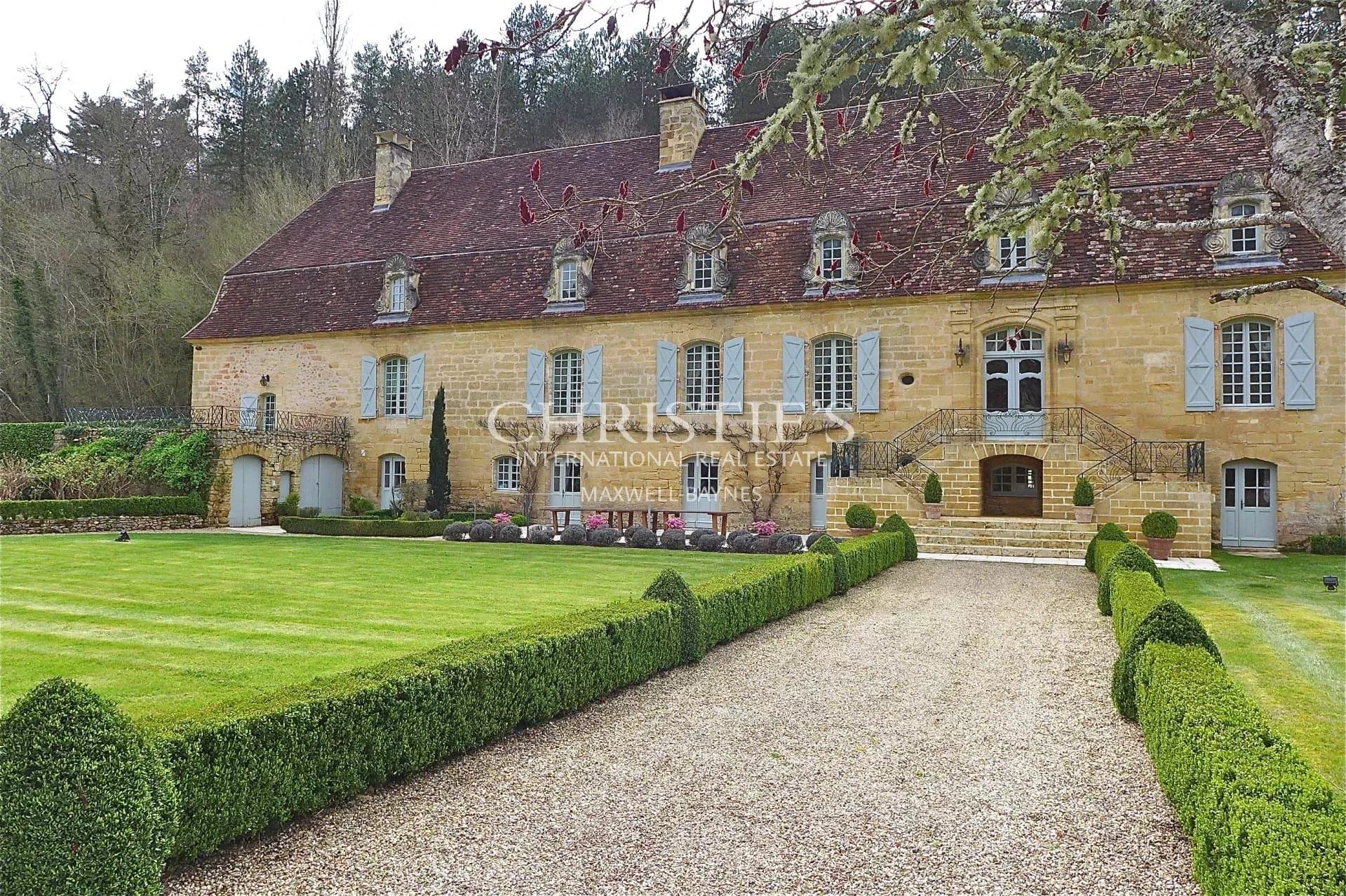 Chateau de luxe à vendre entièrement rénové en Périgord Noir Dordogne, France