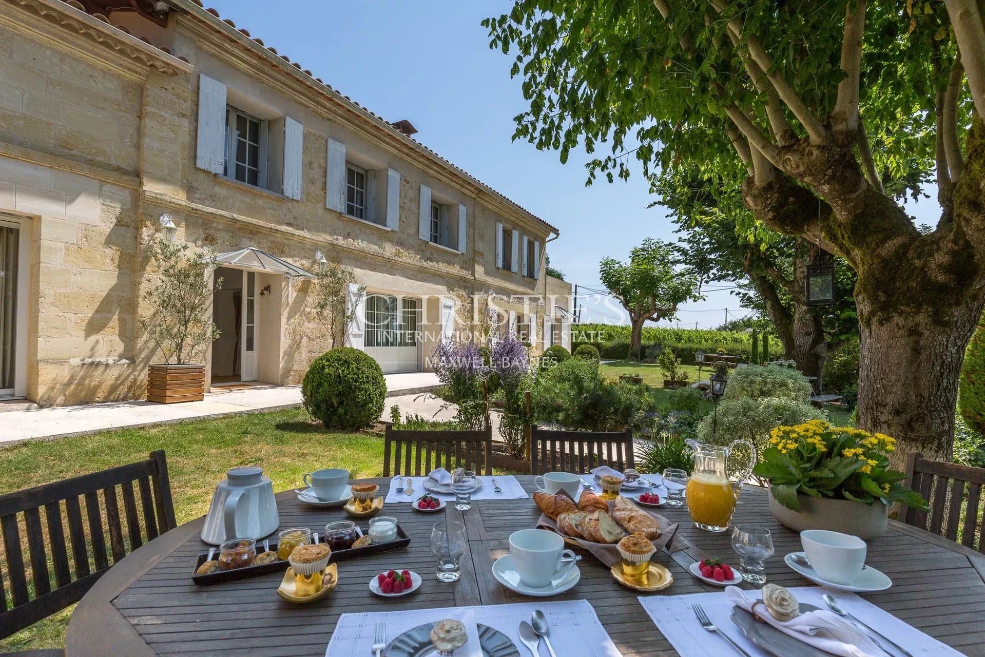 Magnifique propriété proche de Saint-Emilion avec petit vignoble d'agrément