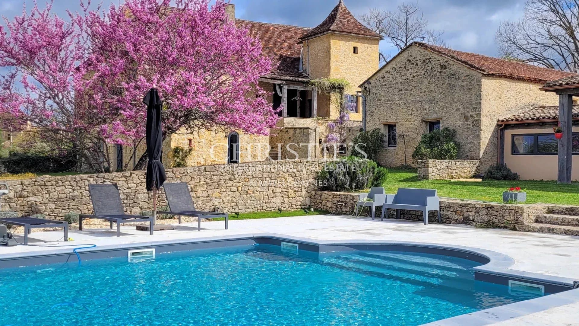 Belle maison en pierre de Dordogne avec piscine et maison d'amis
