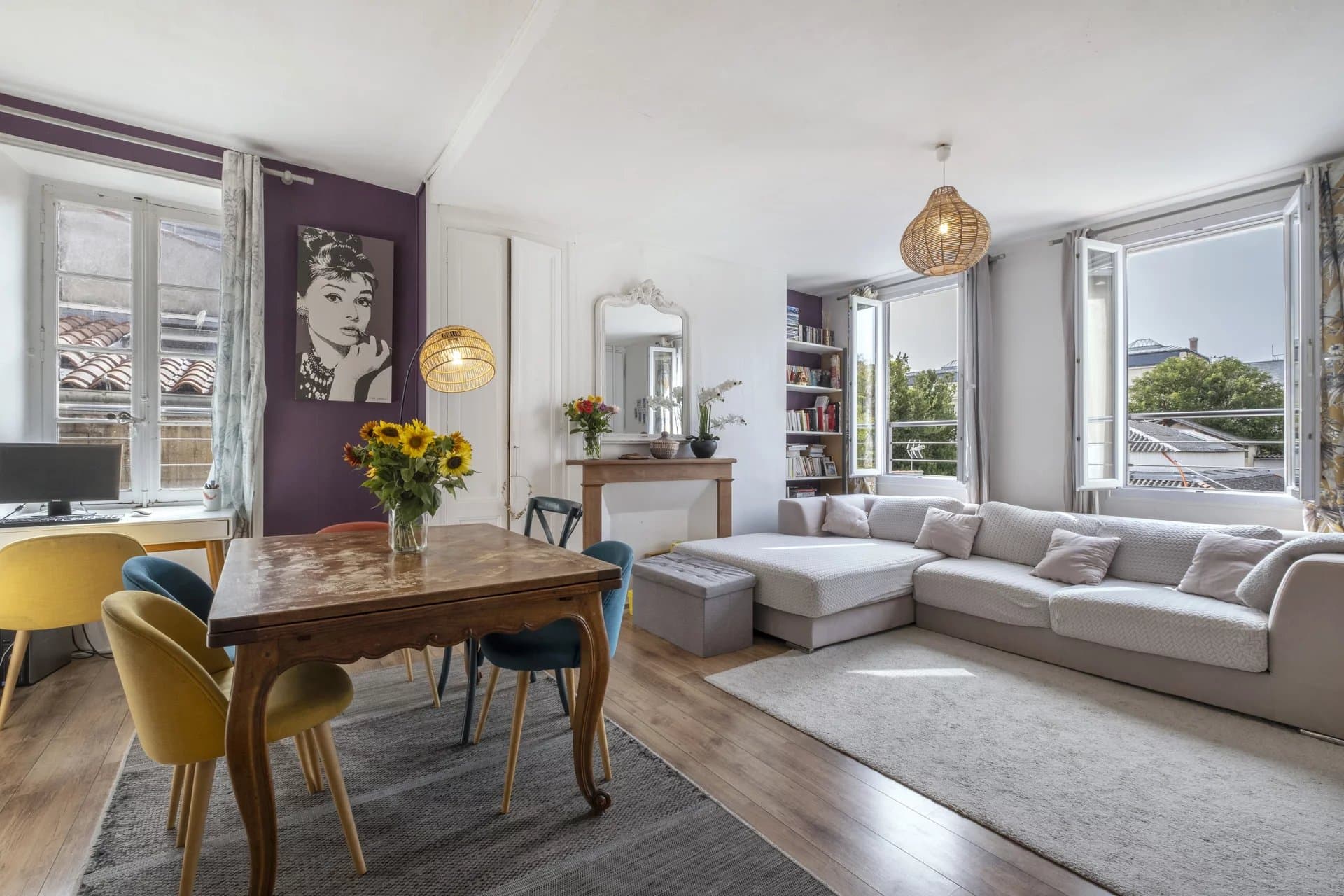 RARE: Grand duplex de charme à deux pas du marché Central.