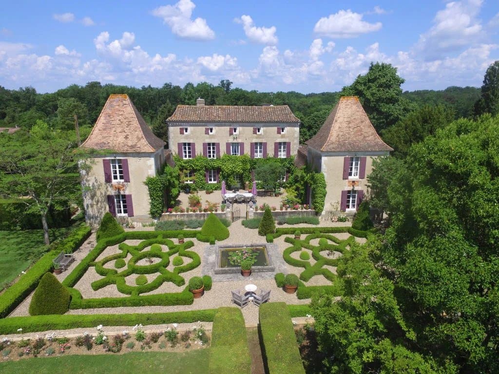 Splendide Manoir entre Bordeaux et Bergerac avec jardins d'ornement