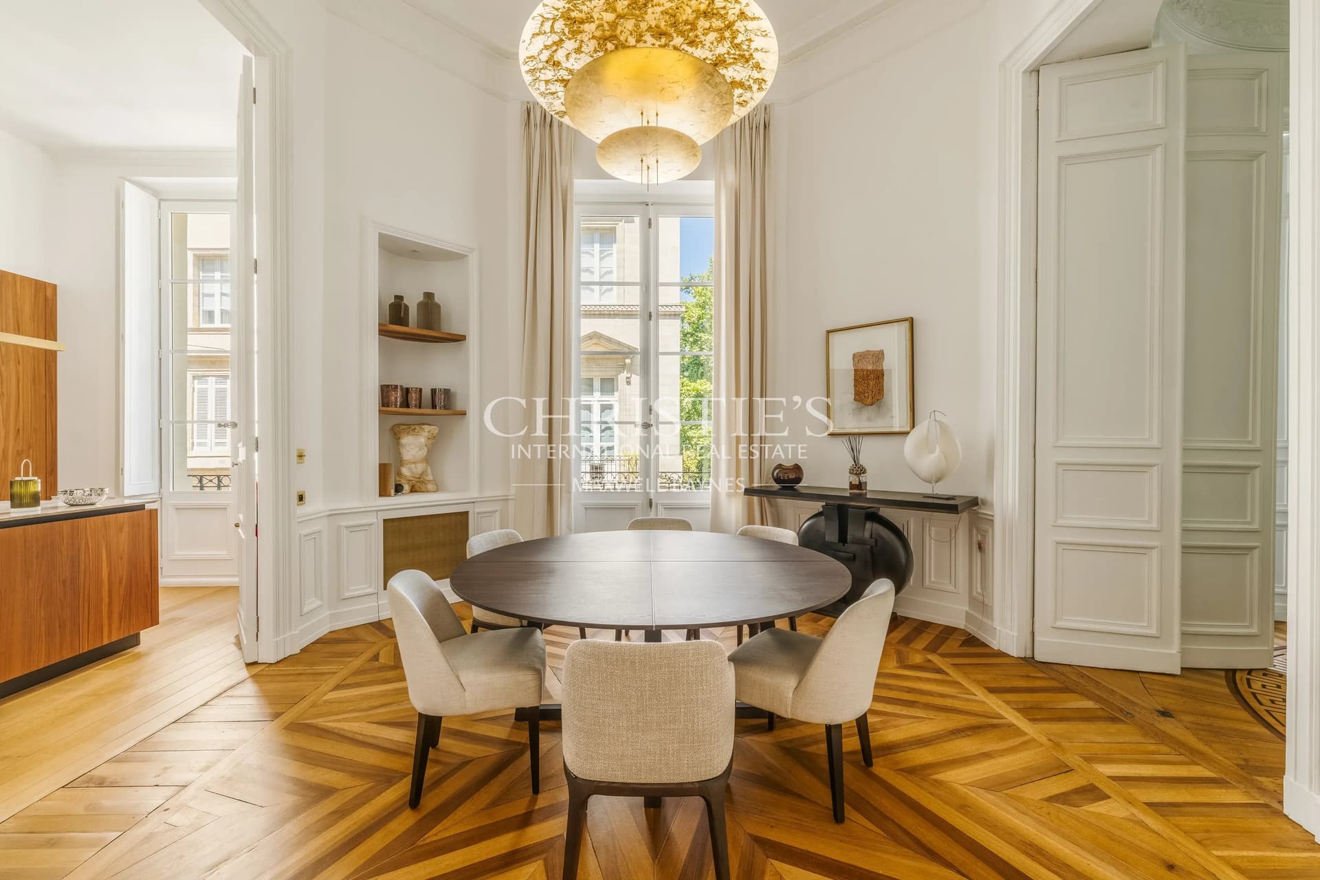 Bordeaux – Triangle d'Or – Luxury Renovated Apartment with balcony and elevator