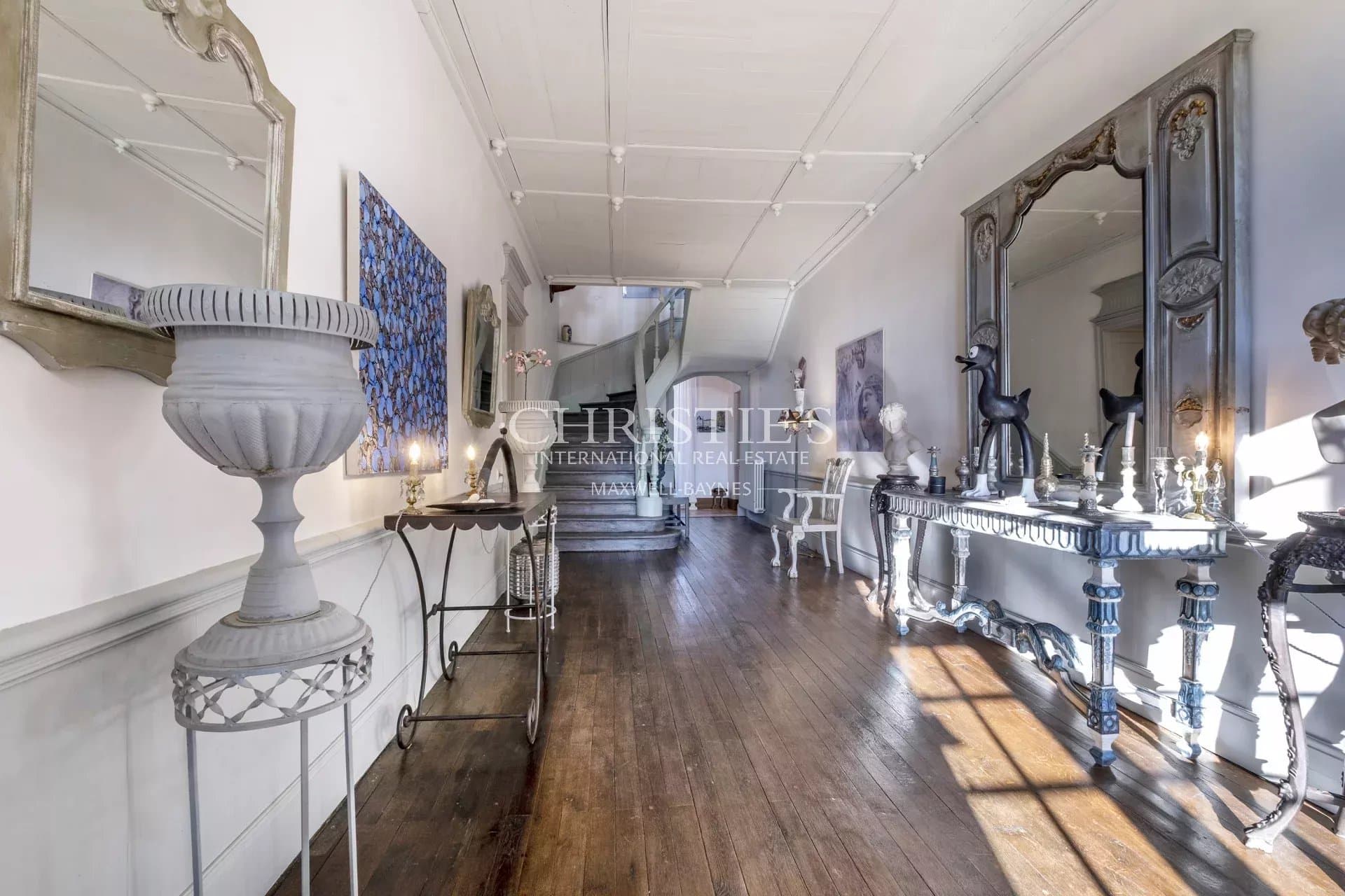 For Sale 'Mérin d'Or' Chateau in Saint-Sorlin, near Royan