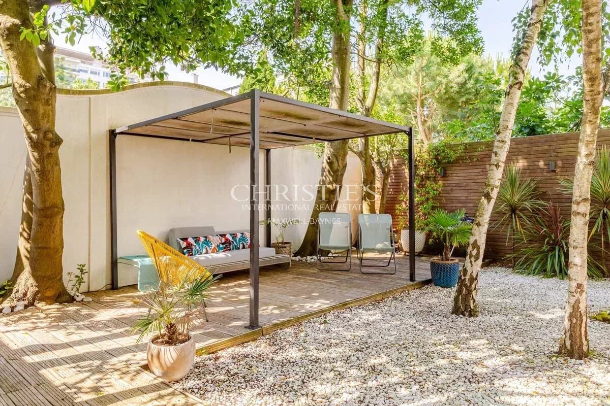 Superb Art Deco villa in the heart of La Rochelle