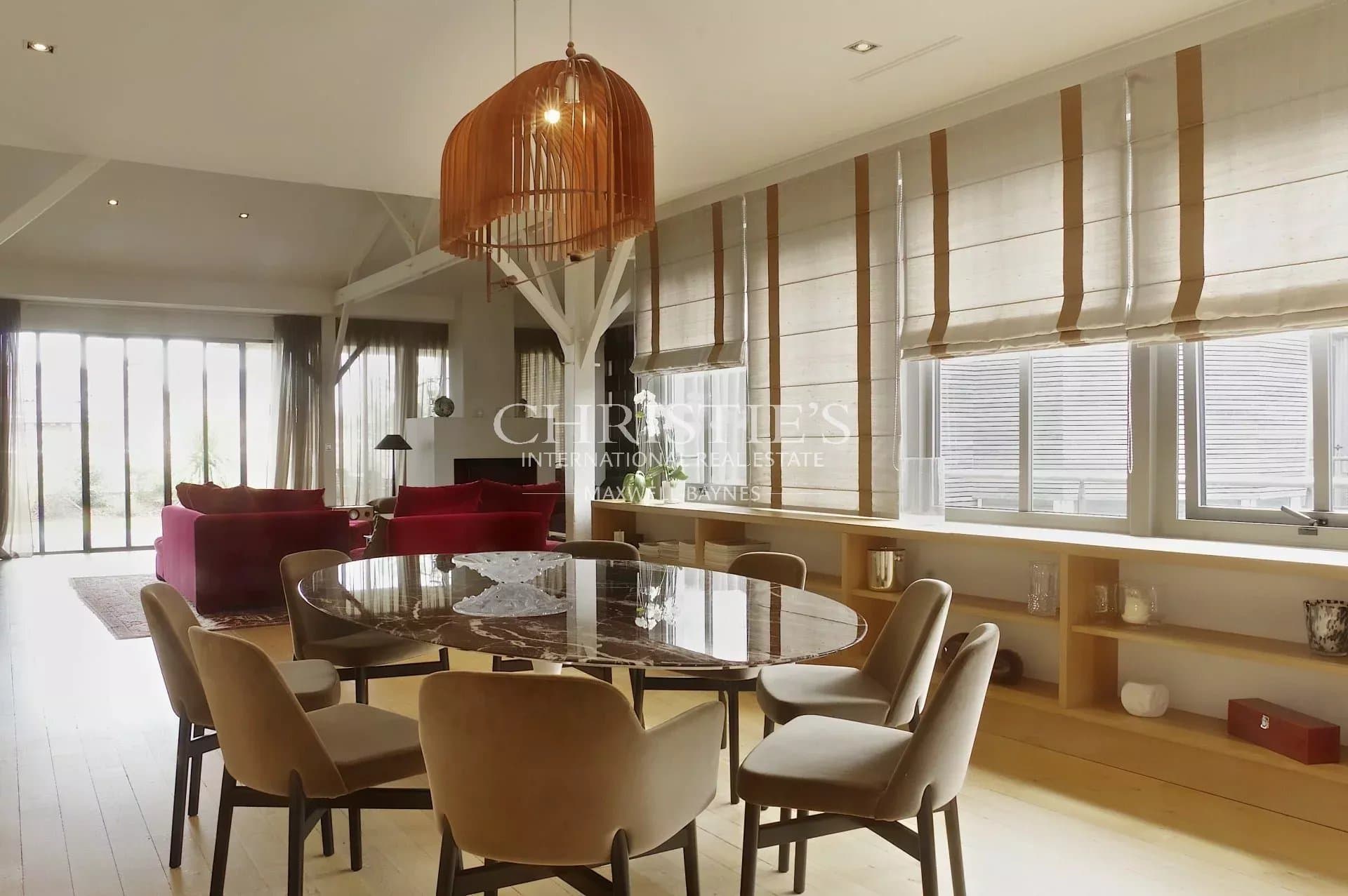 Luxury Bordeaux apartment with terrace and garage