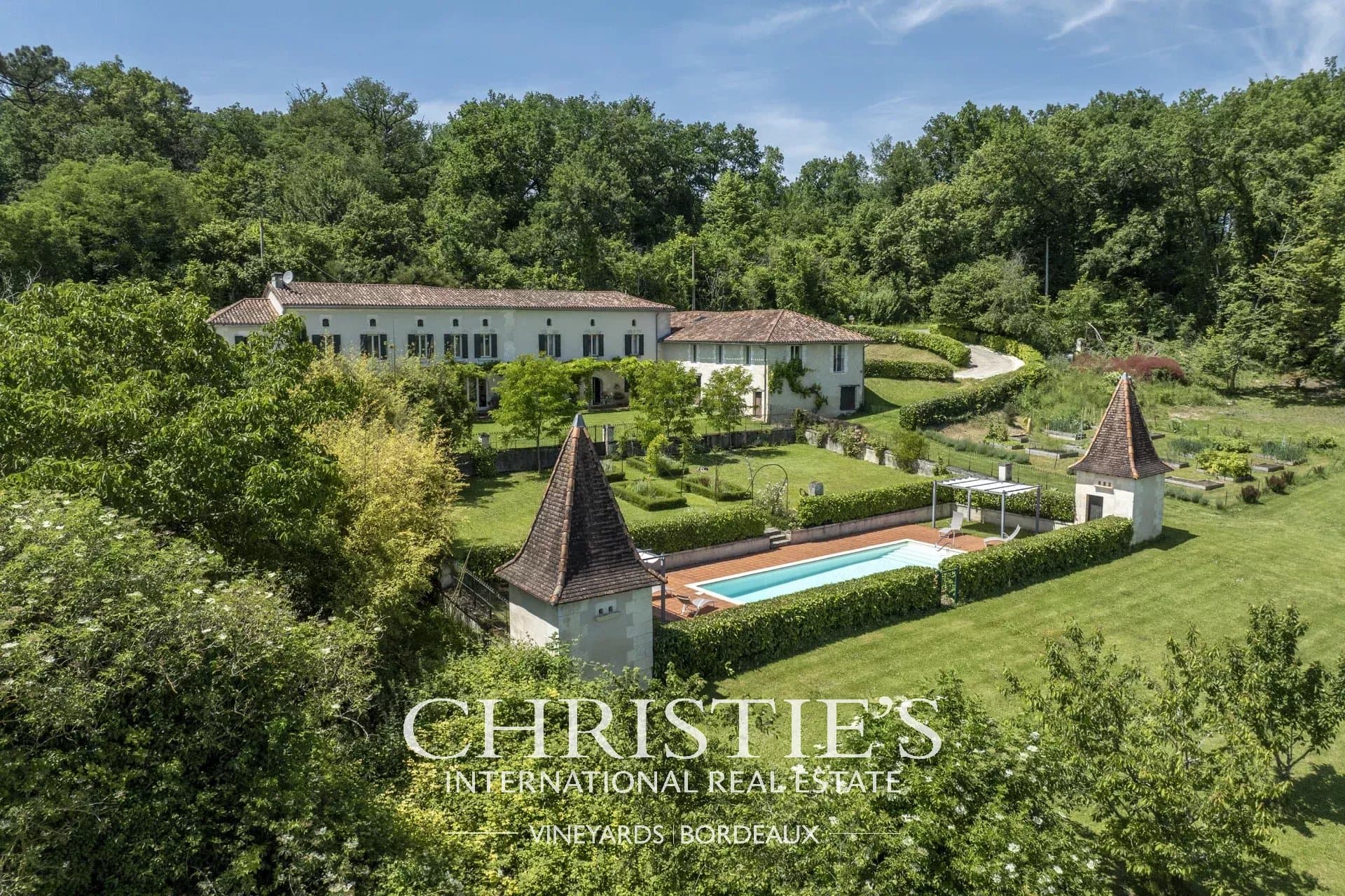 Vente exclusive : Authentique manoir rénové près d'Aubeterre-sur-Dronne