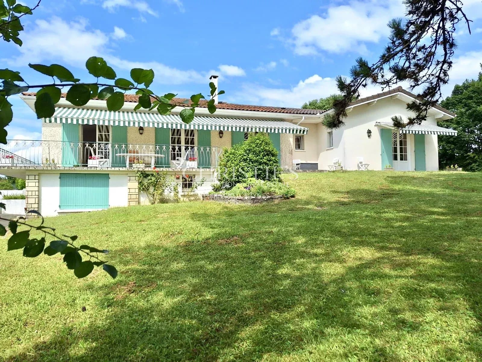 Villa in a private park, close to the beach - Saint-Palais-sur-Mer