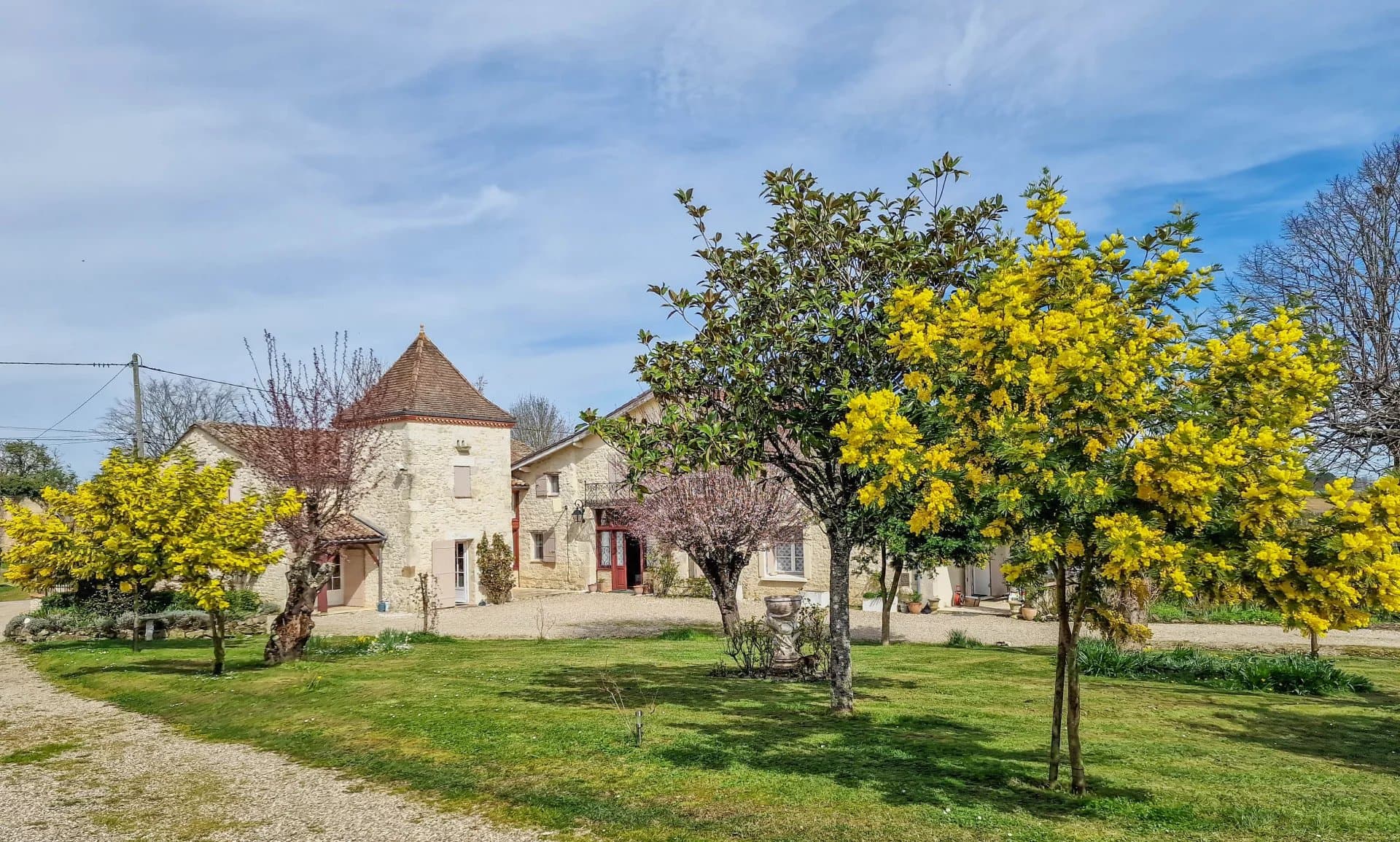 Propriété de campagne avec 3 dépendances, grange et piscine, proche de Duras'amis et piscine - campagne près de Duras