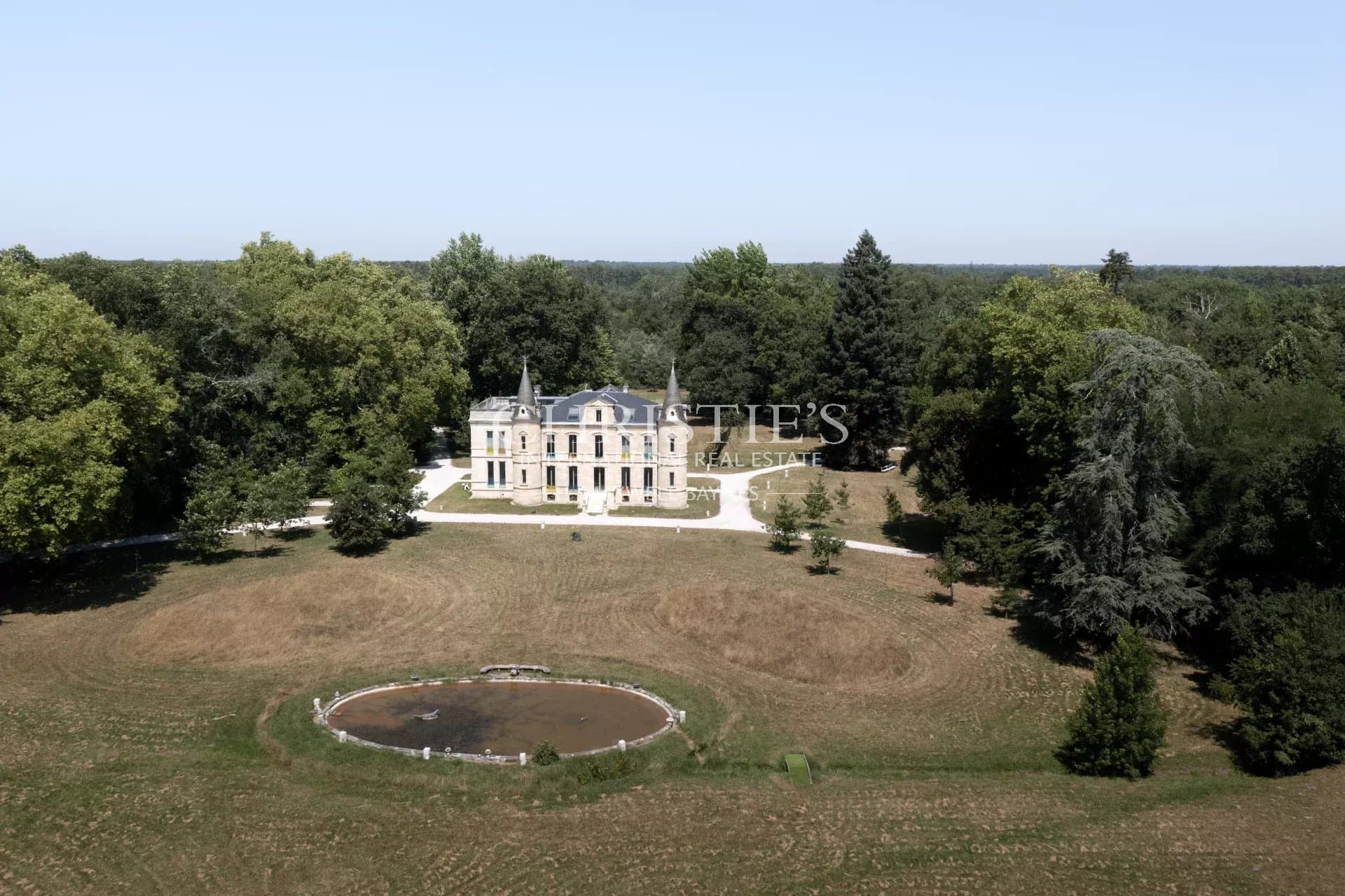 Château entre Bordeaux et Bassin d'Arcachon XIXème siècle avec parc de 5 hectares