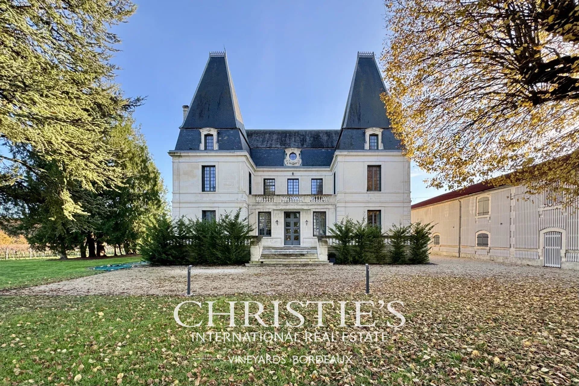 Cognac - Beautiful 19th century château