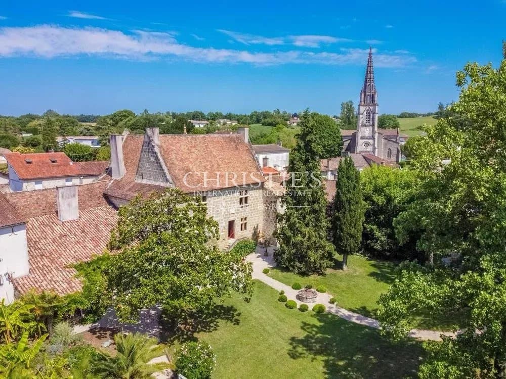 Manoir Seigneurial du XIIIe siècle avec jardin et piscine près de Marmande