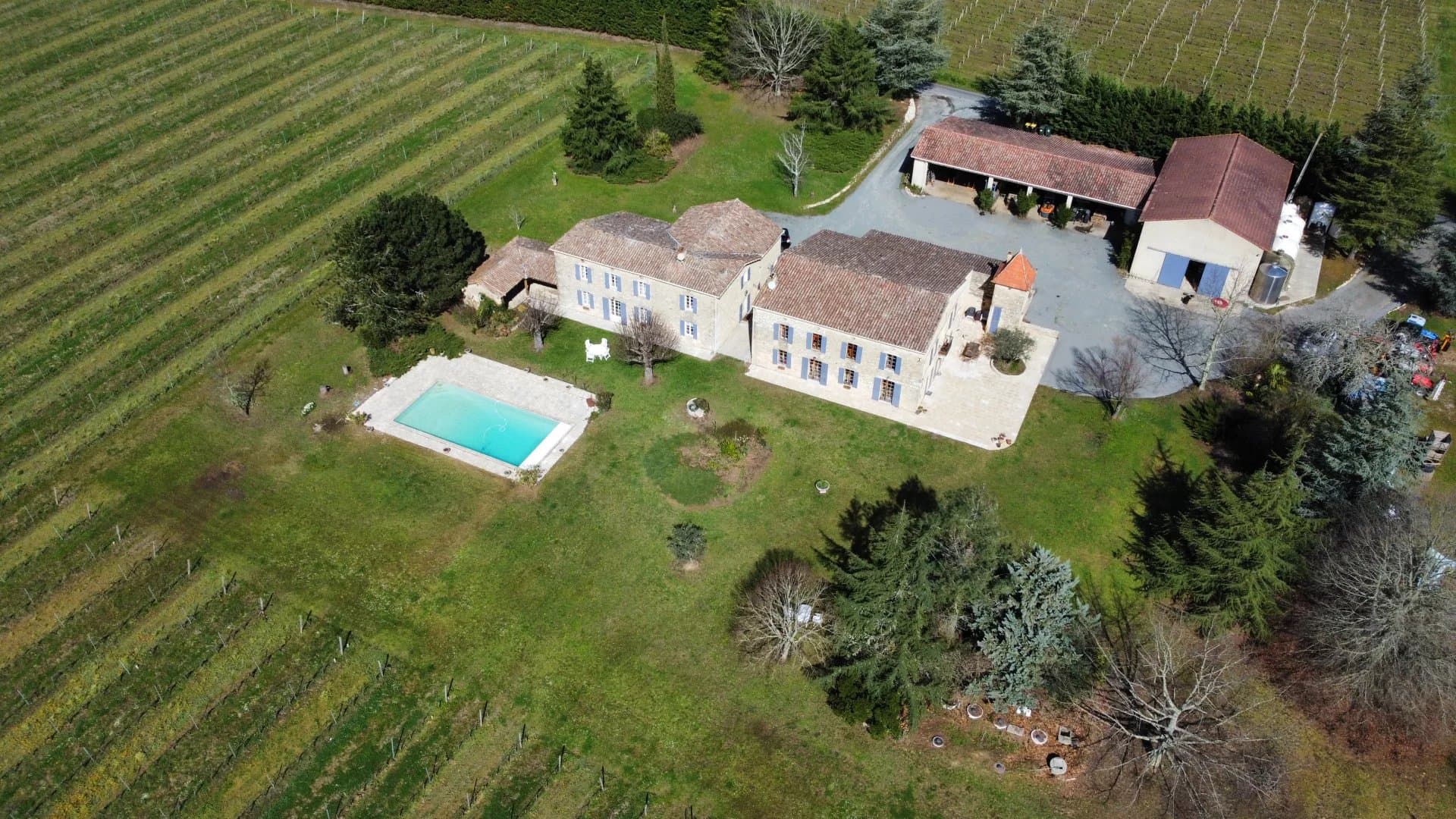A vendre à 5 min. de Sainte Foy La Grande, Propriété viticole de 68 ha de vignes en A.B.