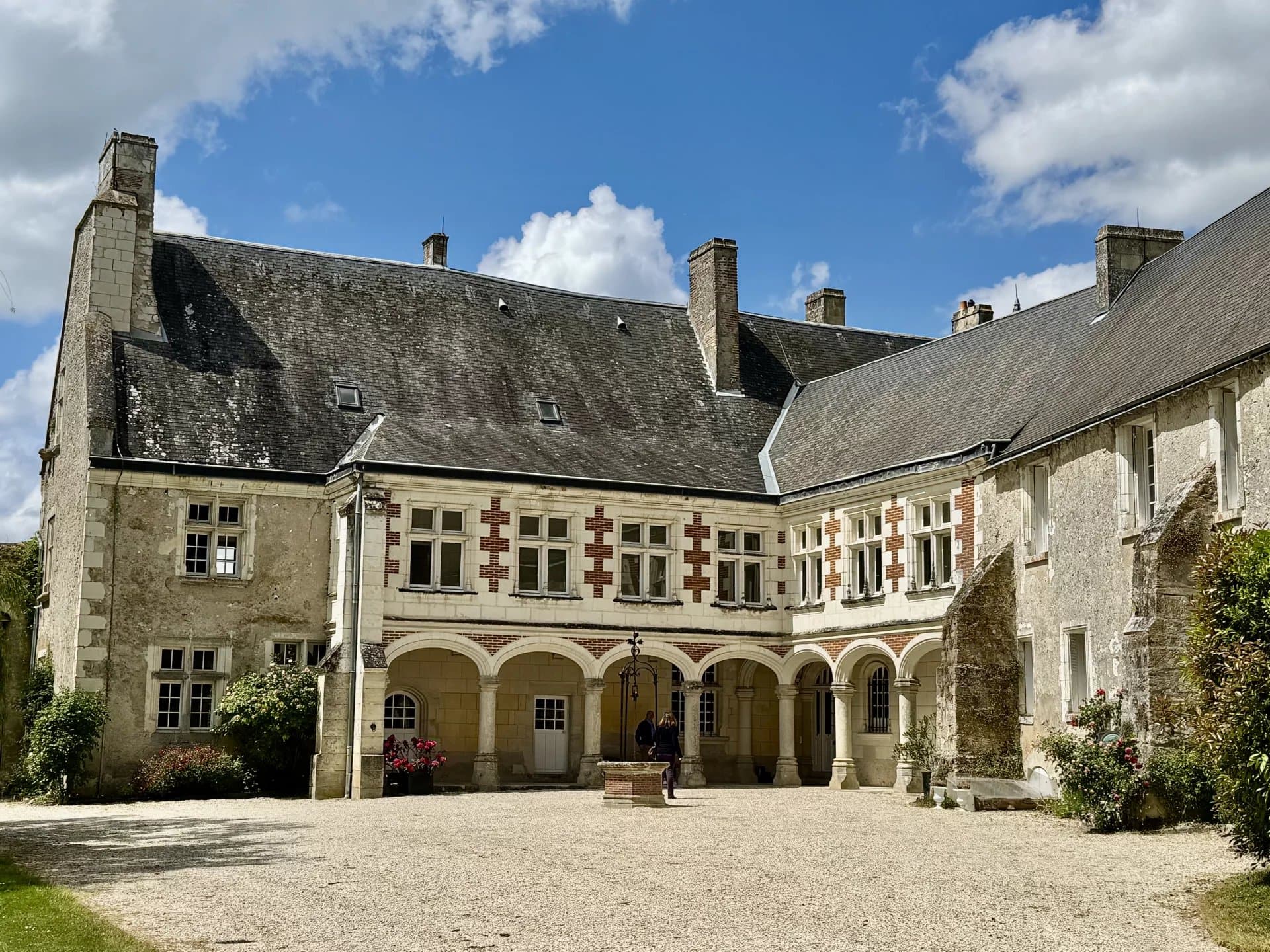 Magnifique château historique de la vallée de la Loire, superbement rénové,  dans son parc de 5 hectares.