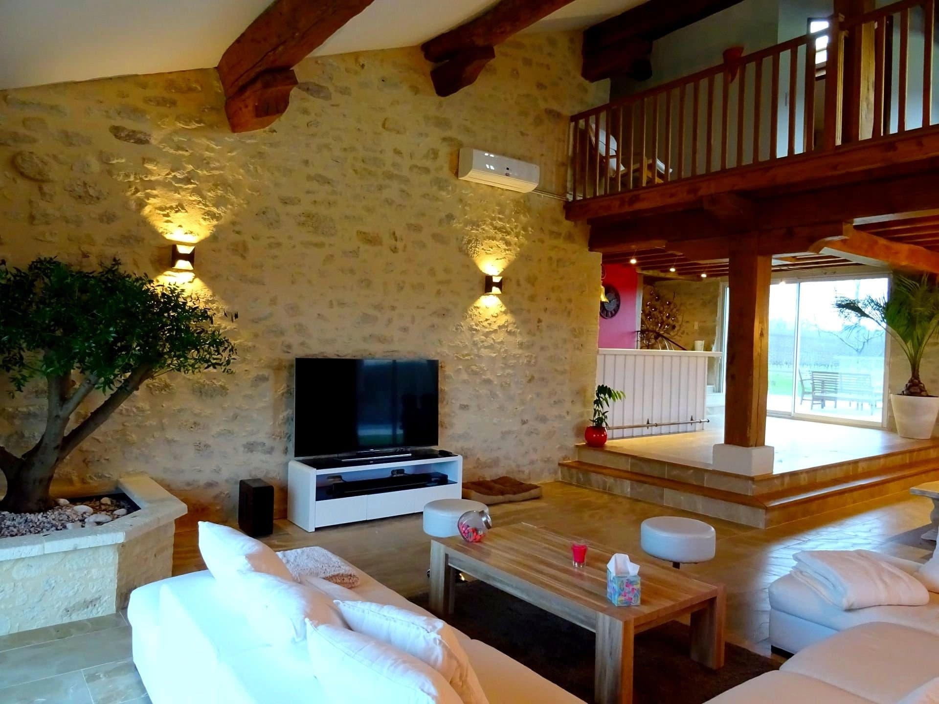 Belle longère avec 4 chambres et une belle piscine