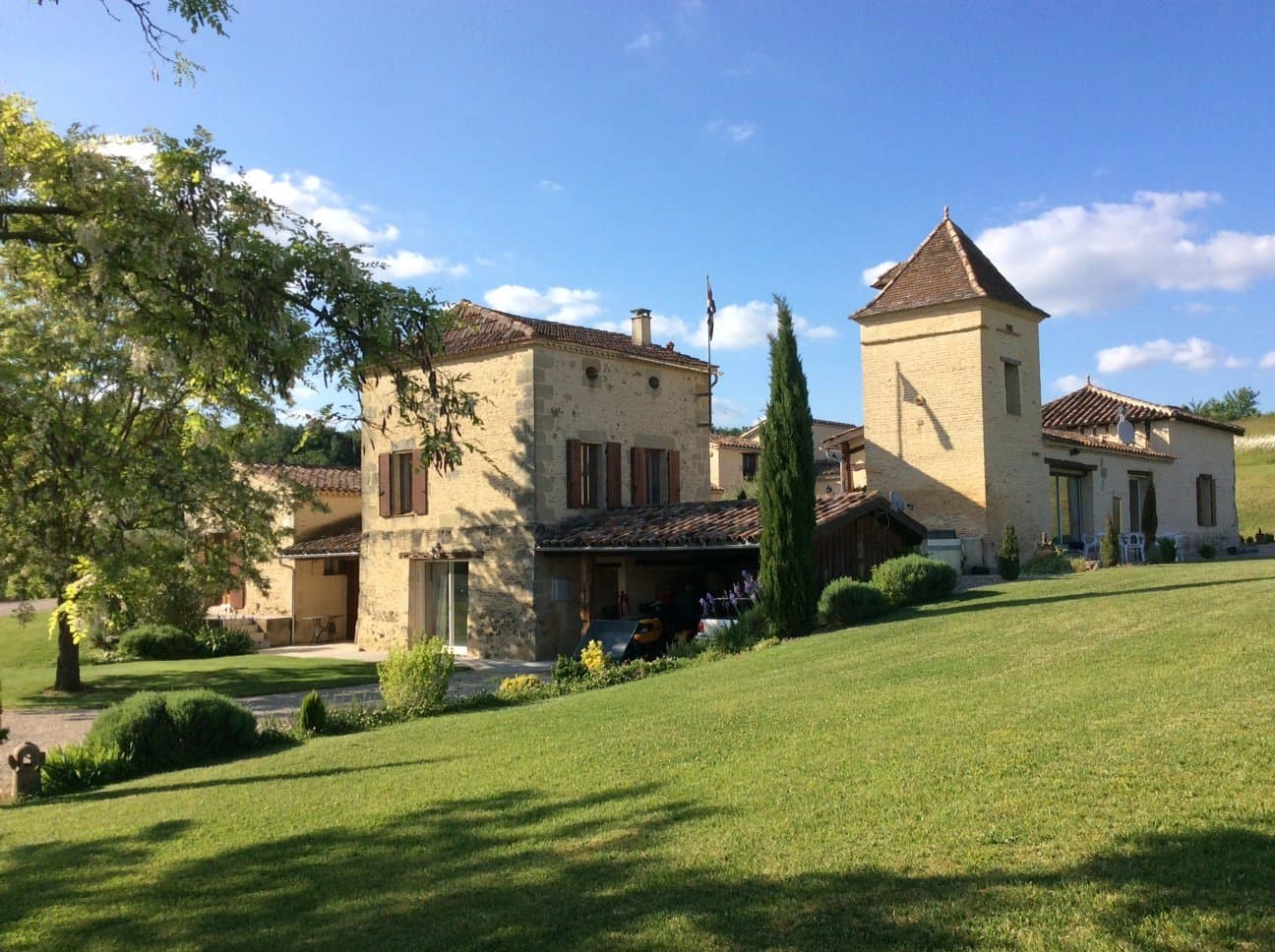 Elégante propriété de campagne avec maison d'amis indépendante en 16 604m² de terrain