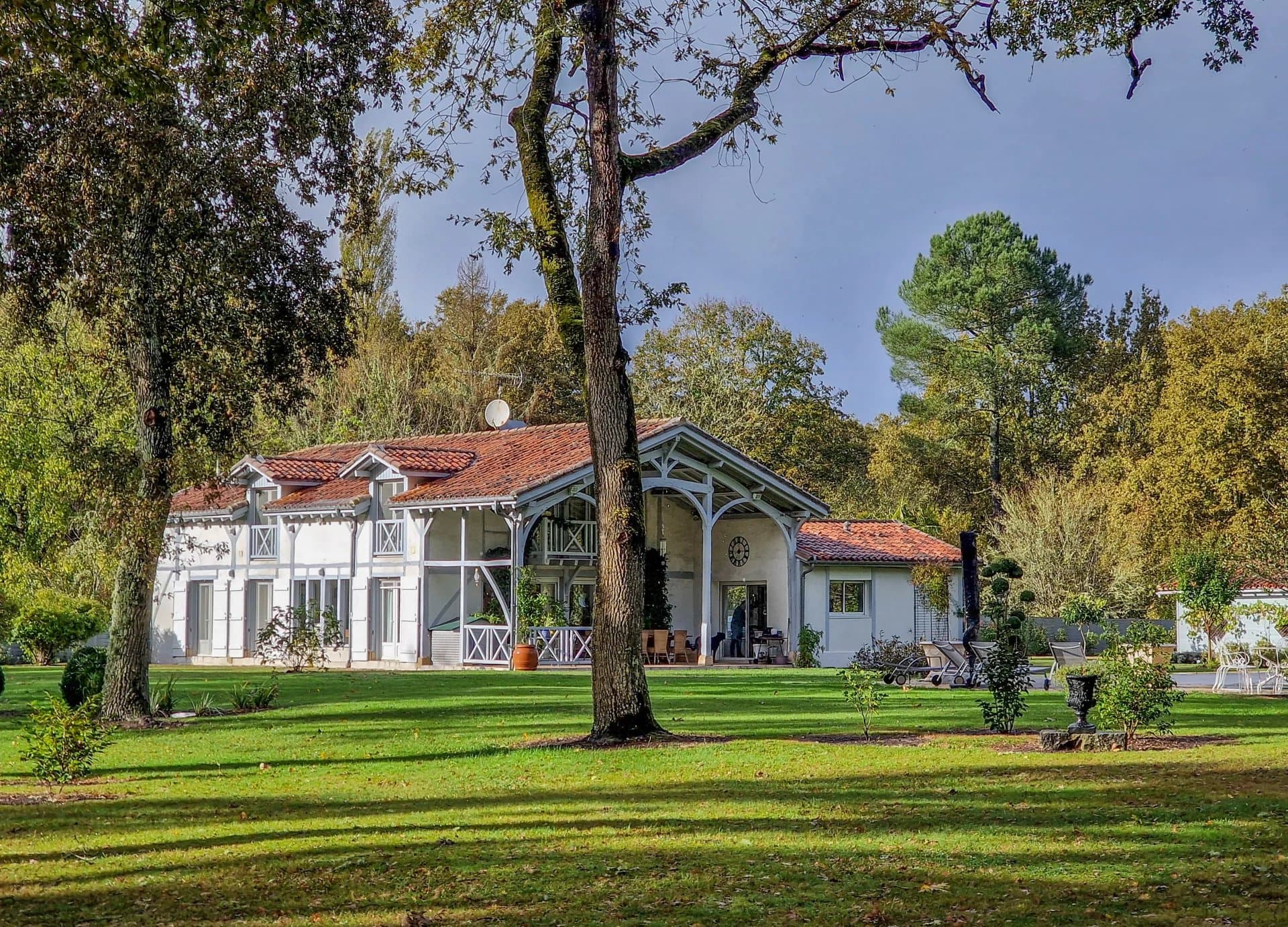 Landaise house with guardian house,  heated pool, 2.3ha,  edge of the Landes forest