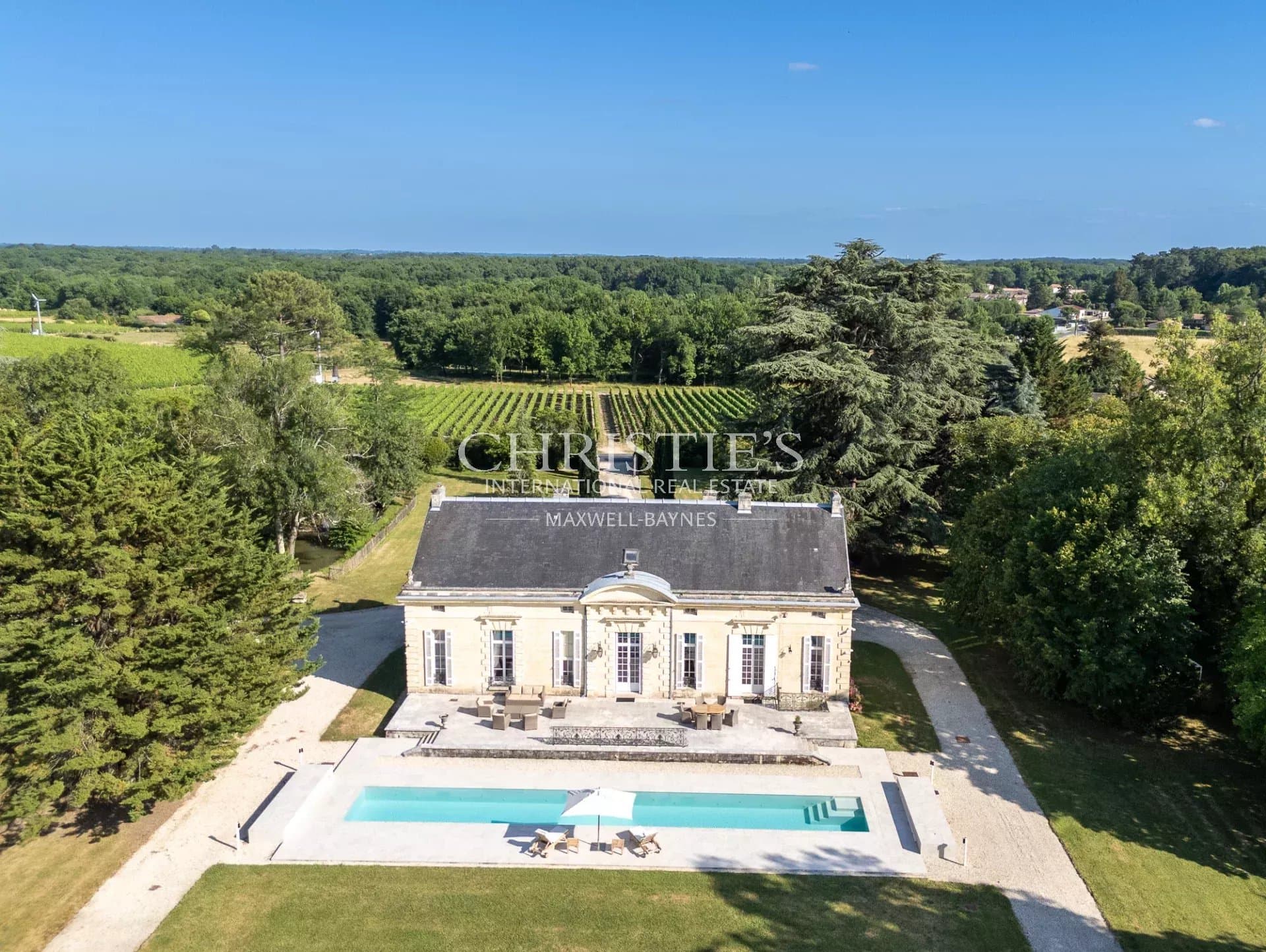 Domaine viticole d'agrément d'exception du XVIIIe siècle alliant art de vivre, vignoble de prestige