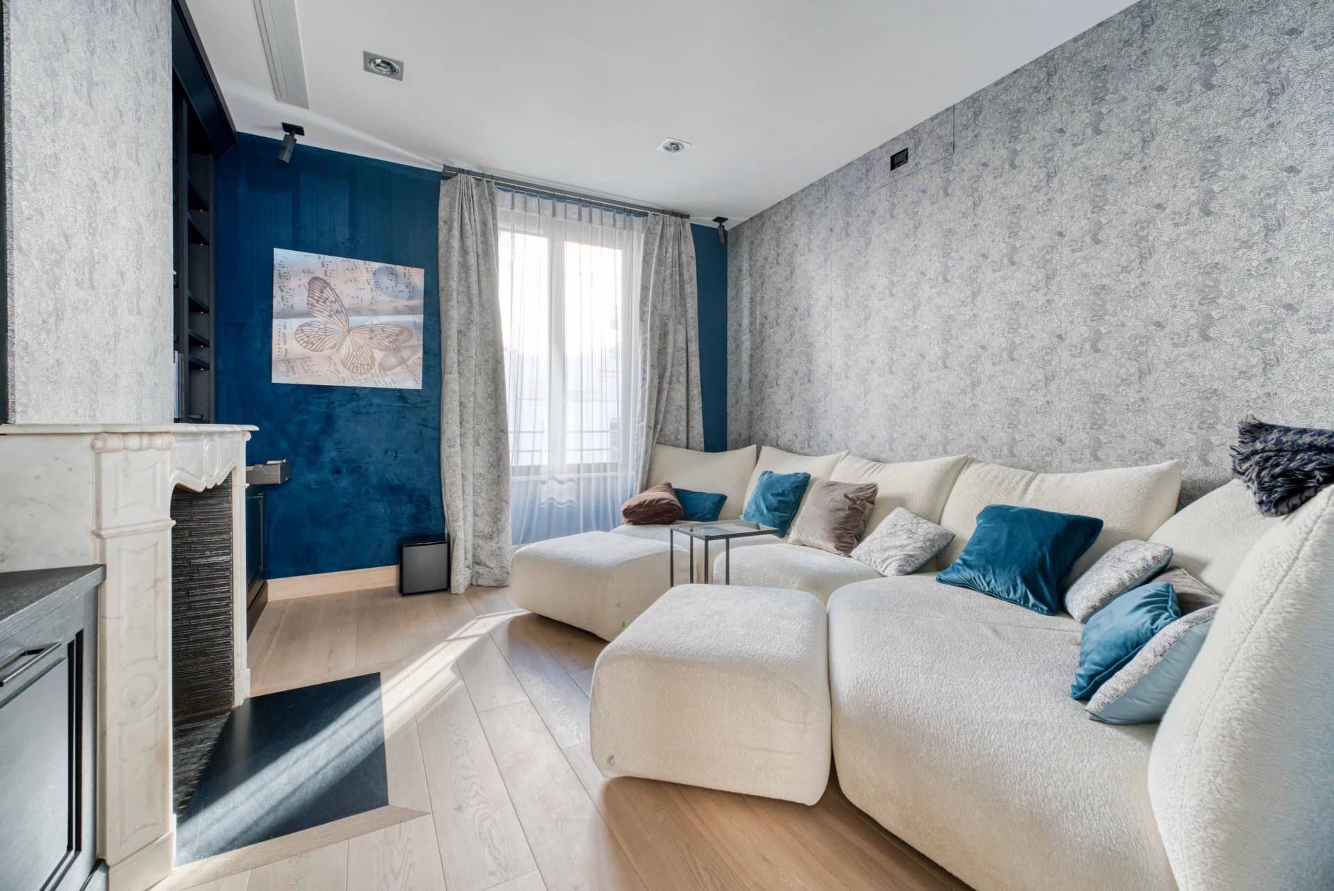 Exceptional house with terrace and garage in the center of town
