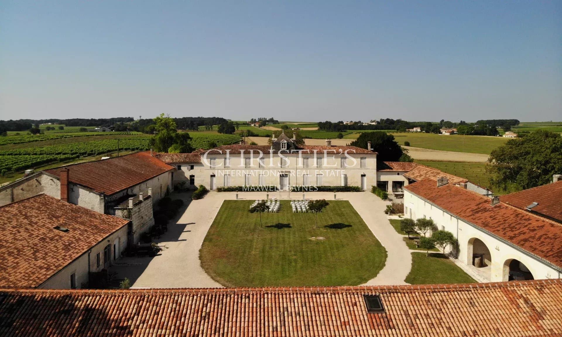 Stunning 16th century logis on 25 acres located between Cognac and Bordeaux