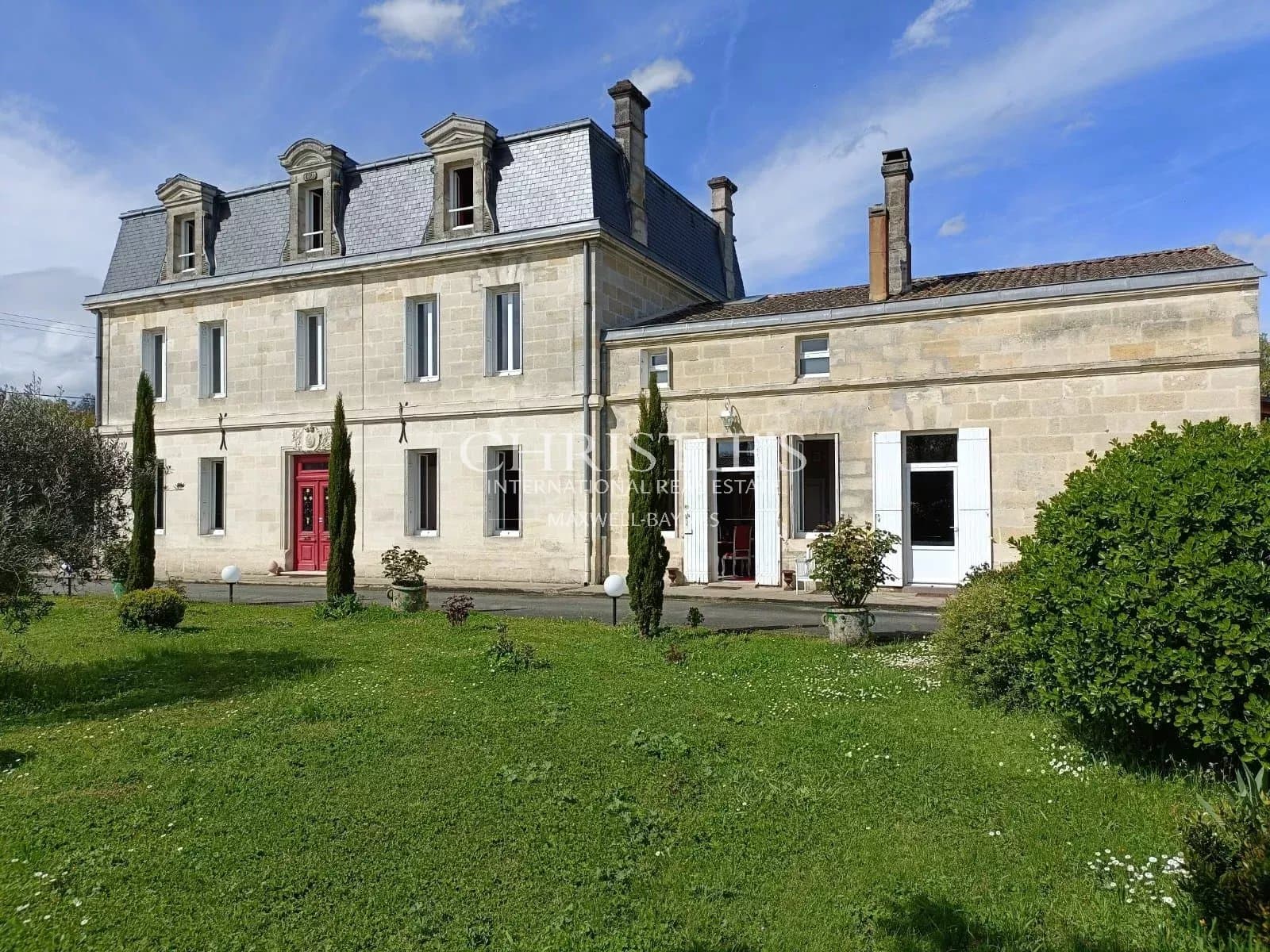 Superb Napoleon III style Mansion with large park, North of Libourne
