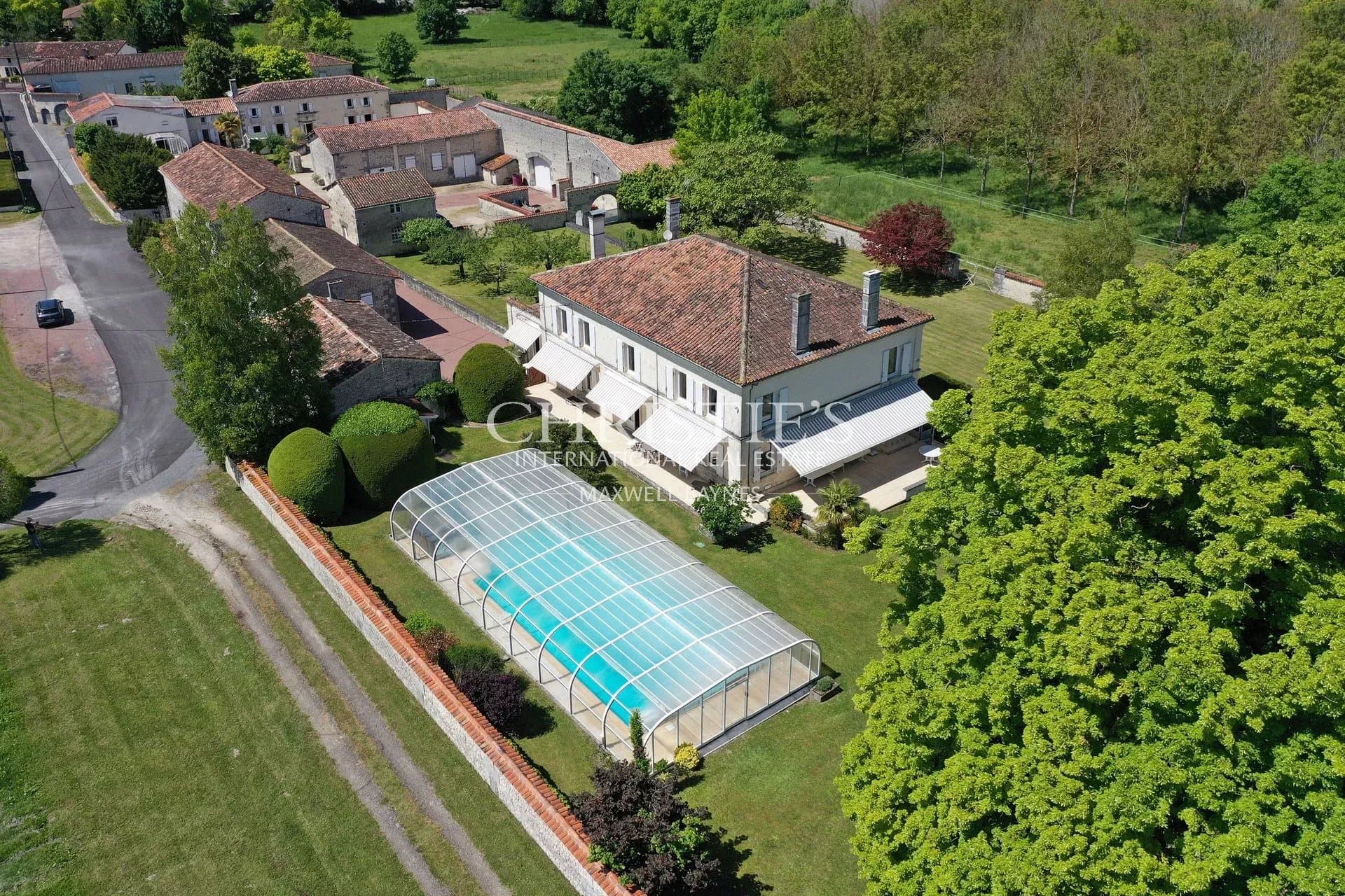 Magnifique domaine proche de Cognac