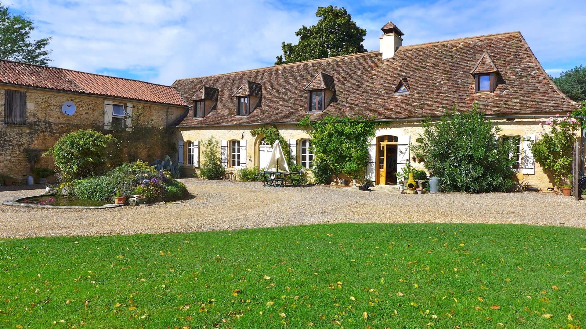 Belle maison périgourdine avec deux gîtes et grange proche Bergerac