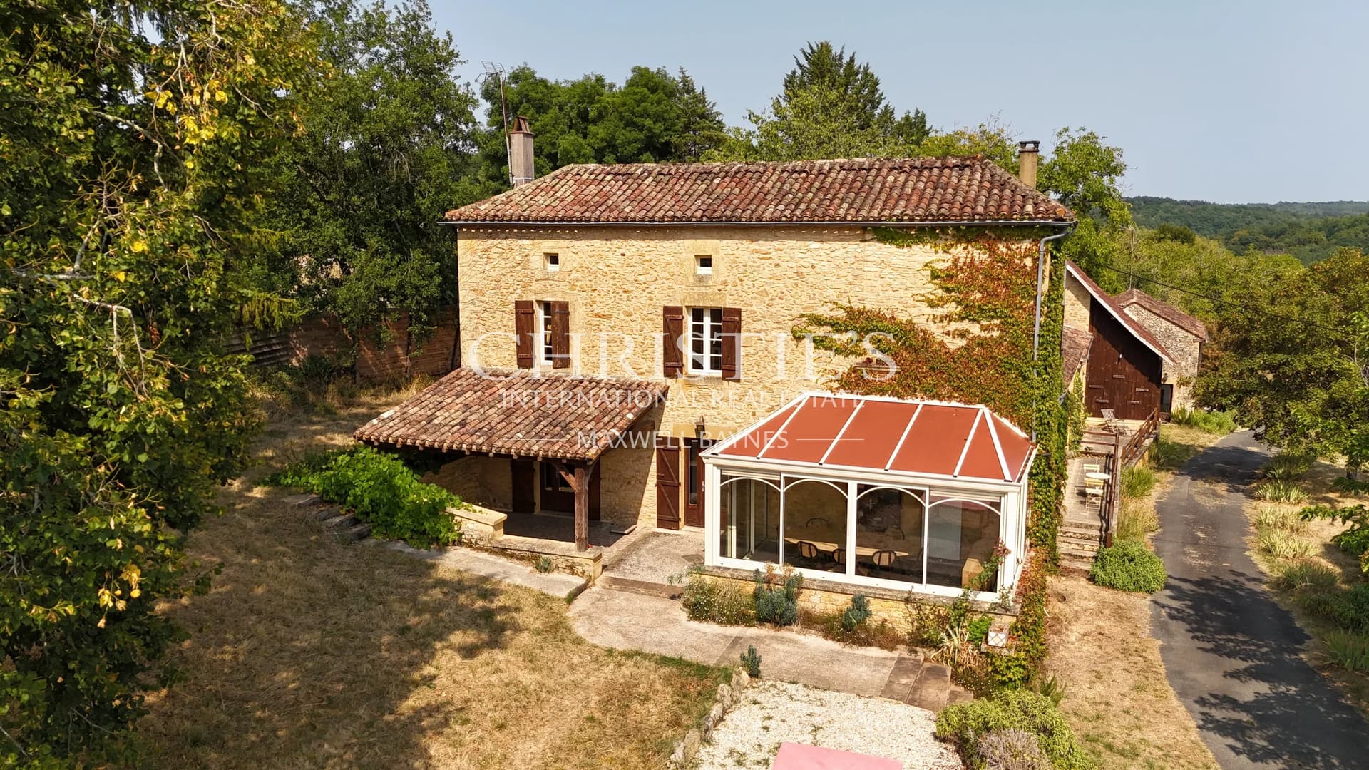Un domaine de caractère, entre bois et prairies, au cœur du Périgord