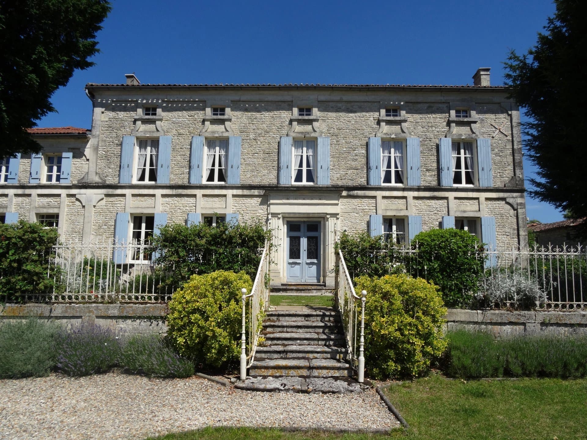 Superbe manoir dans un petit village plein de charme