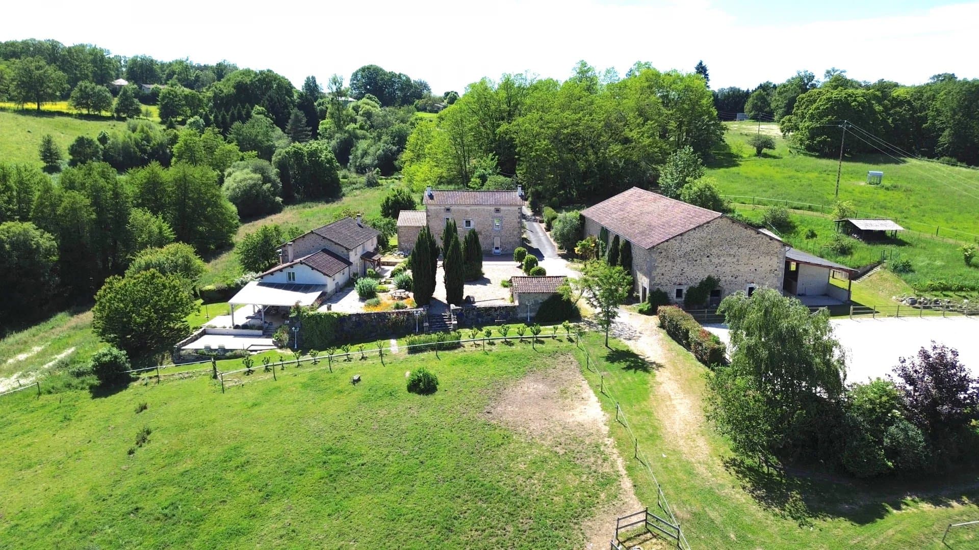 Exceptional Country Estate – 14 Hectares of Privacy and Harmony