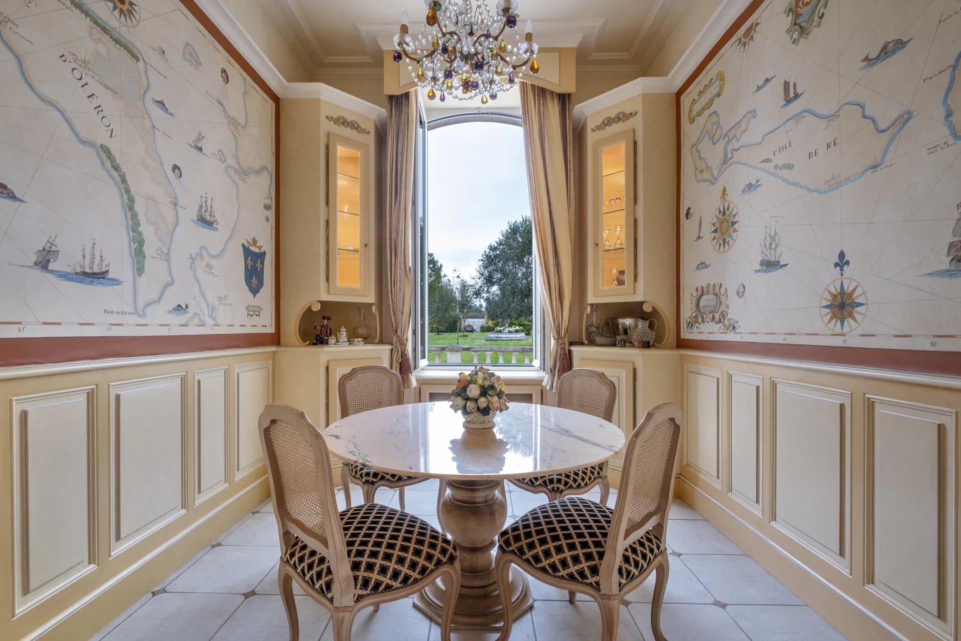 For Sale 19th century property, 540 m², near La Rochelle