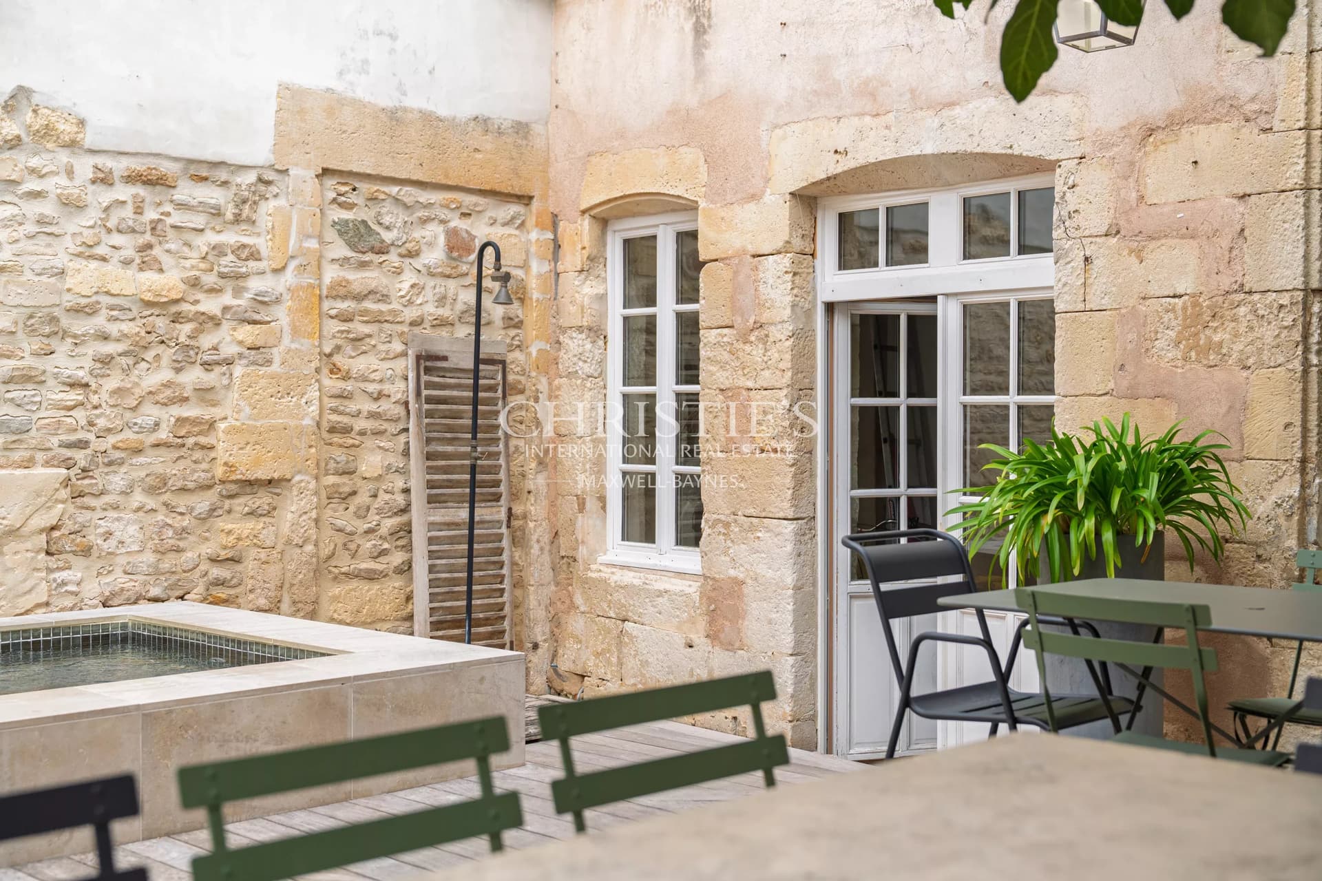 Historic house in the heart of Saint Martin de ré