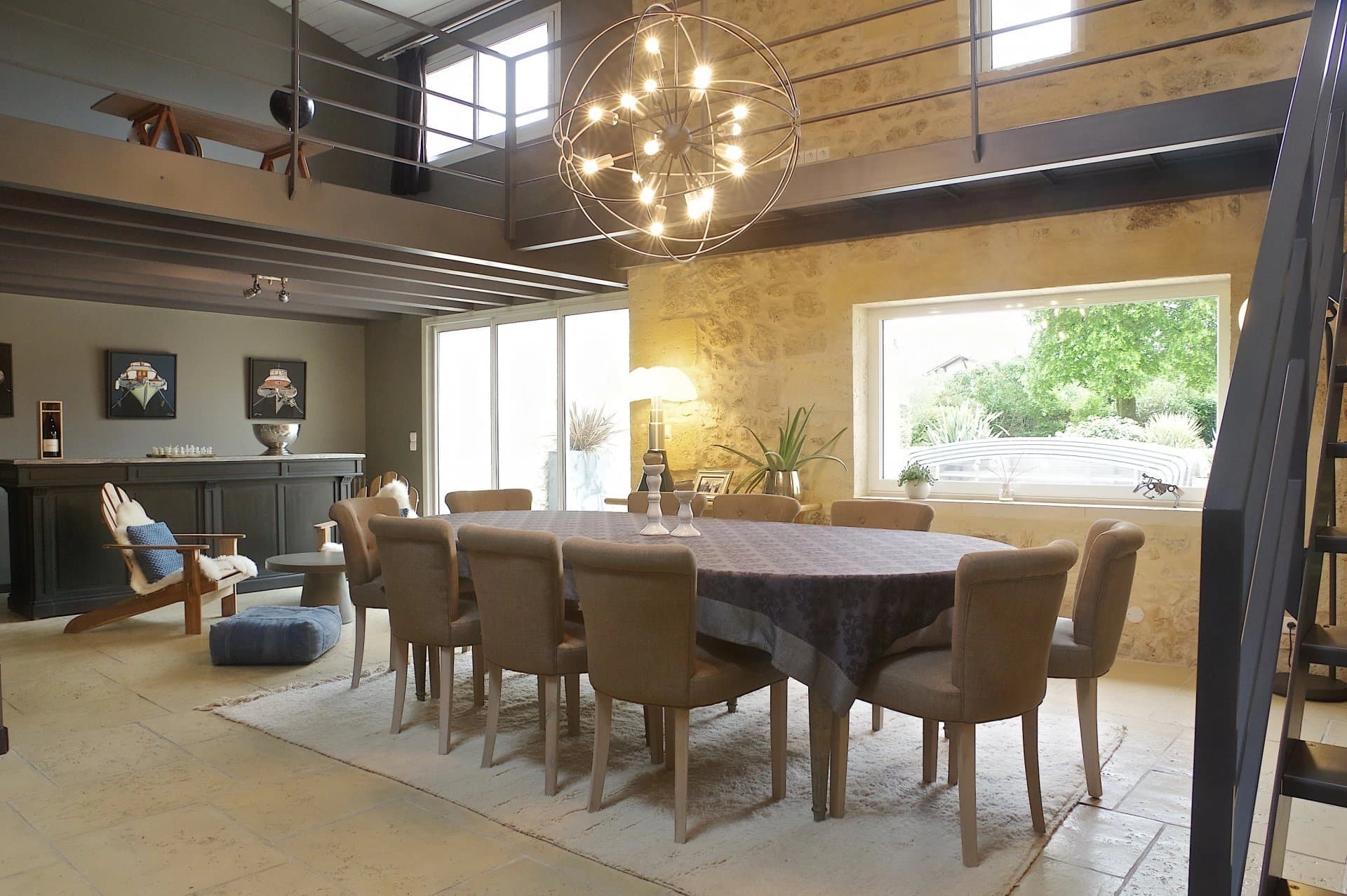 Maison familiale en pierre de 280 m² à Listrac