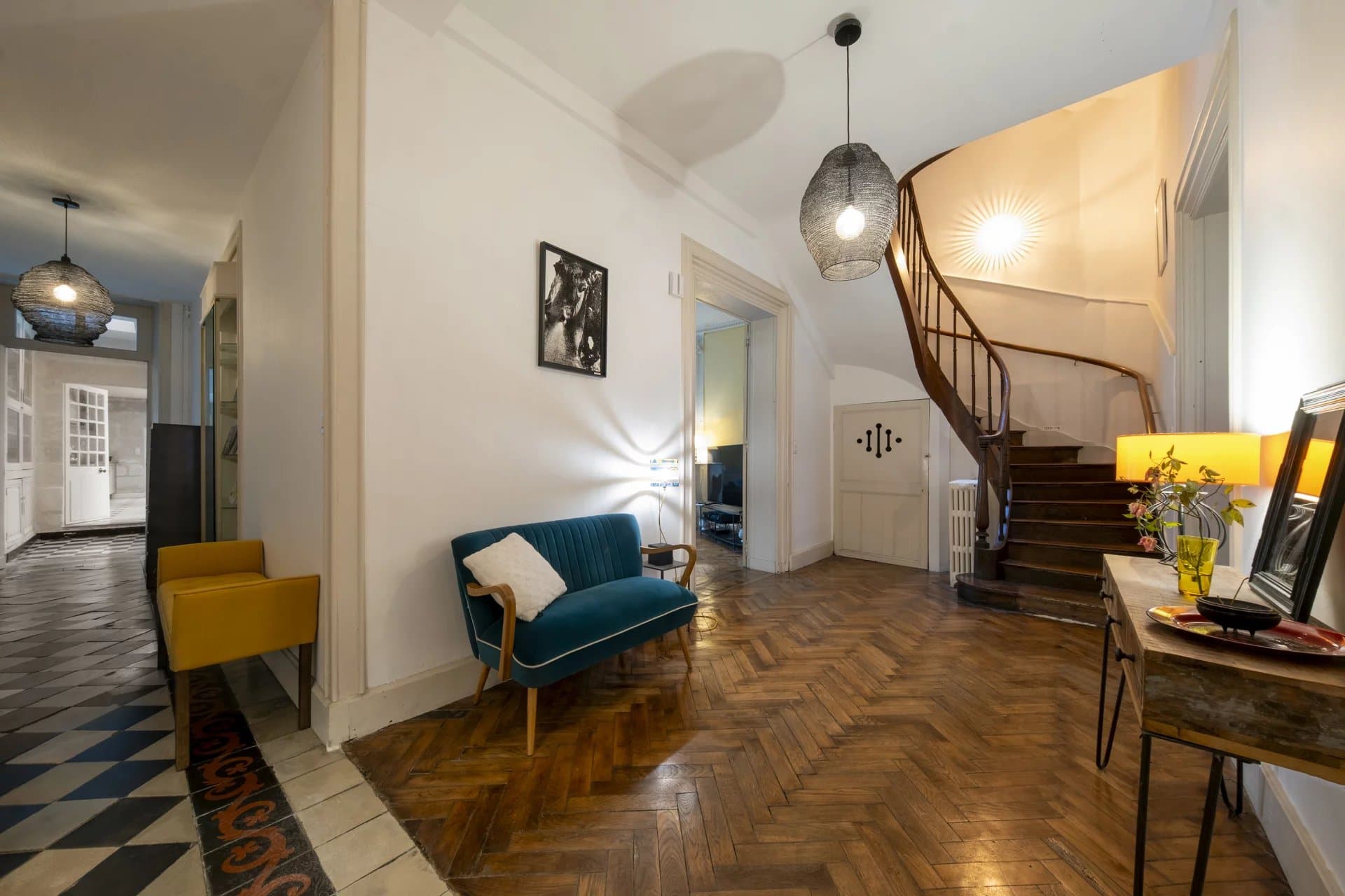 SAINTES - LOVELY TOWN HOUSE