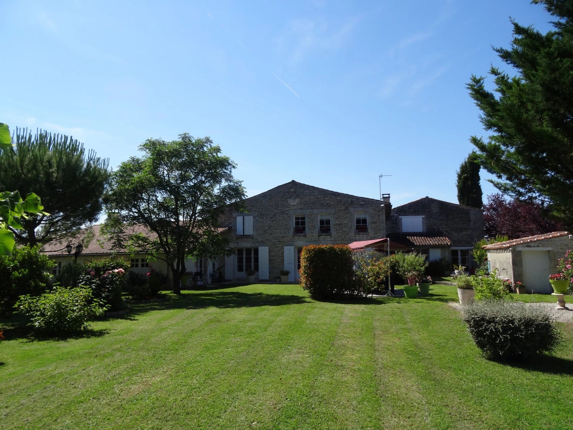 Beautiful property for sale Near Cognac