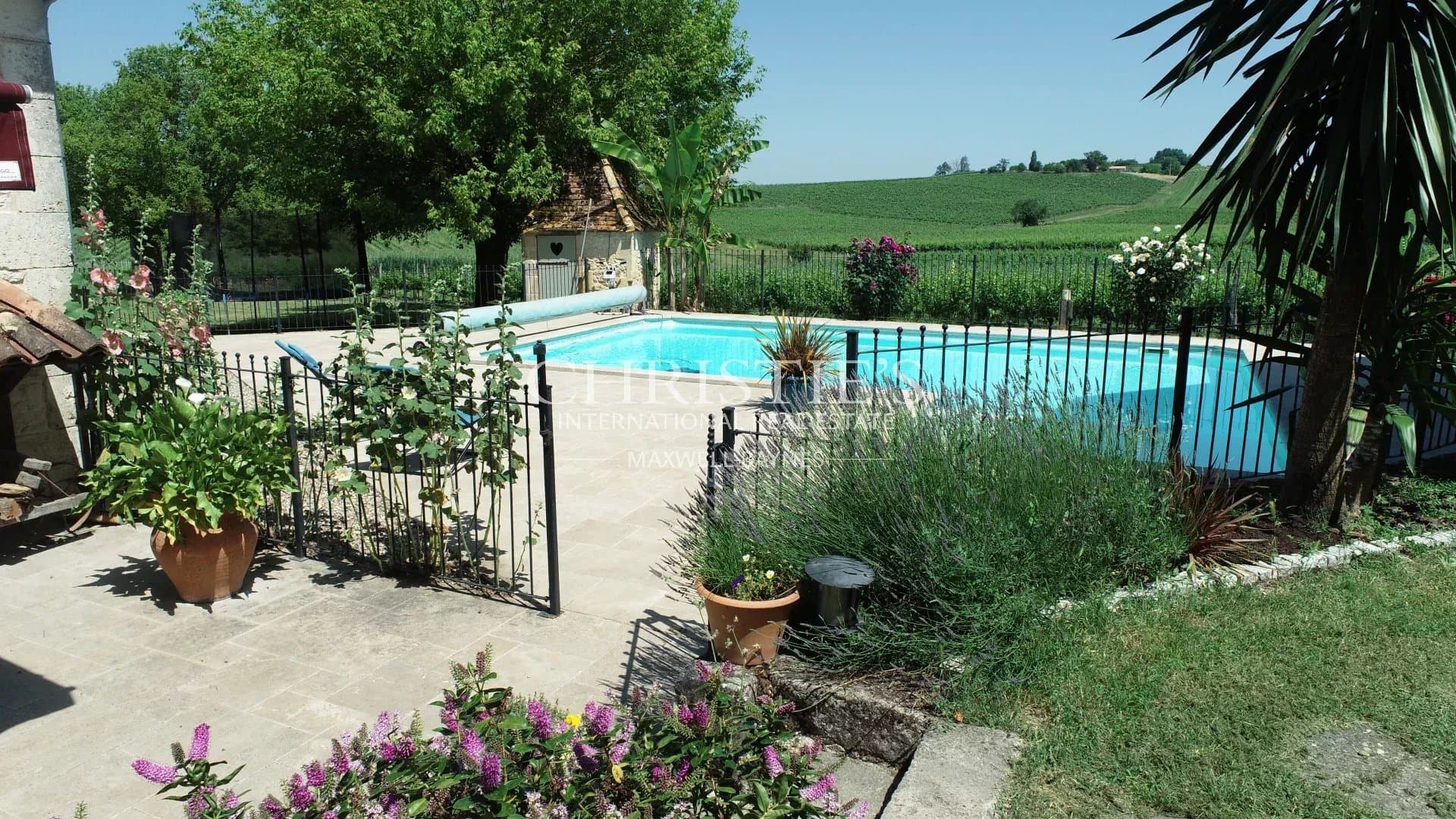 Domaine viticole avec élégante Maison de Maître et boutique