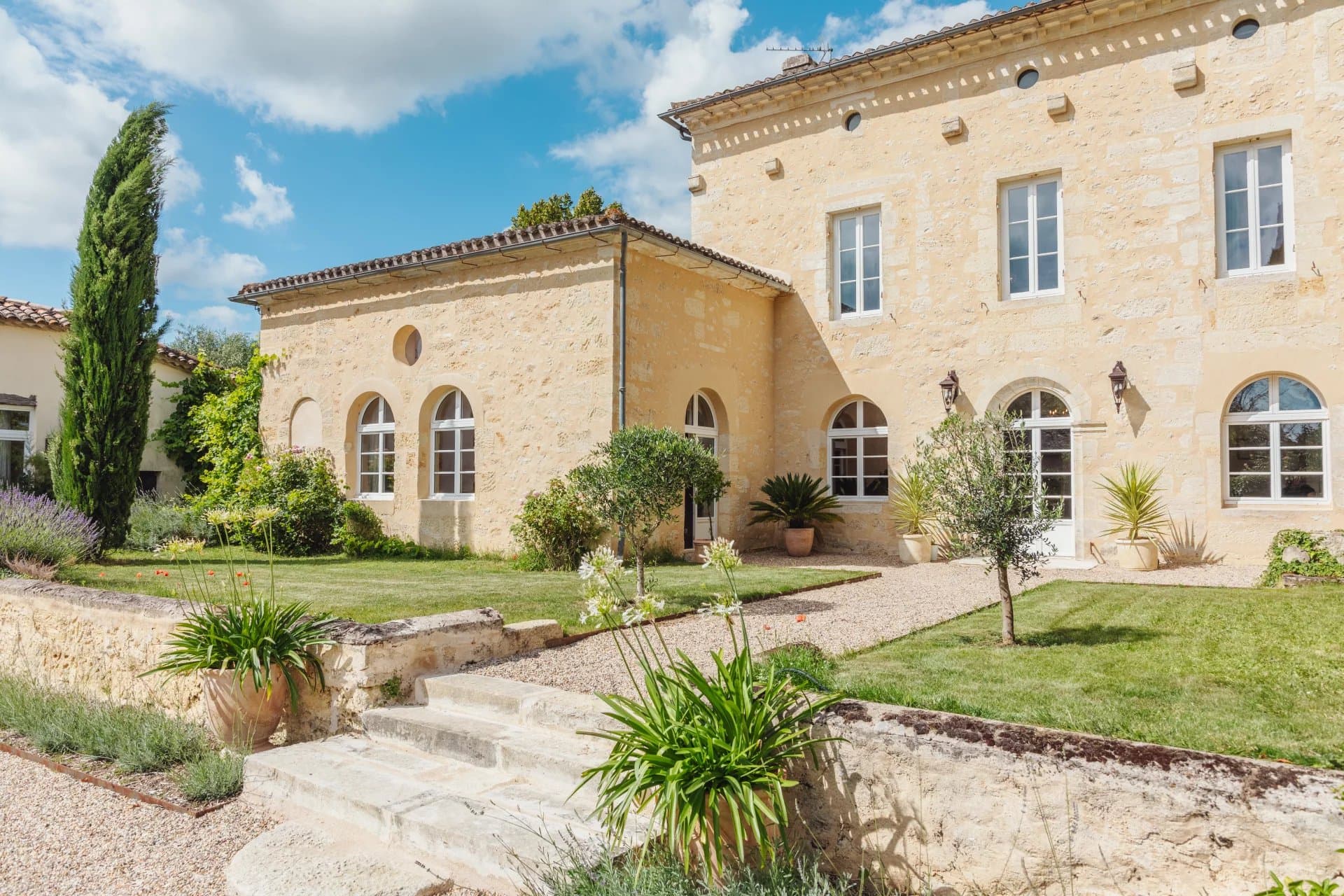 À proximité de Saint-Emilion , propriété d'exception