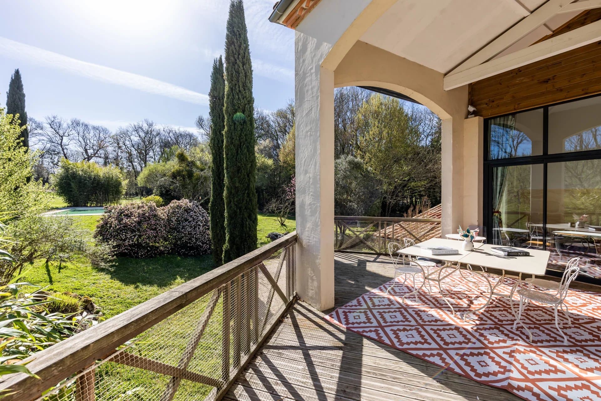 Quinsac - MAISON EN PIERRE avec 1,3 ha de terrain et dépendance