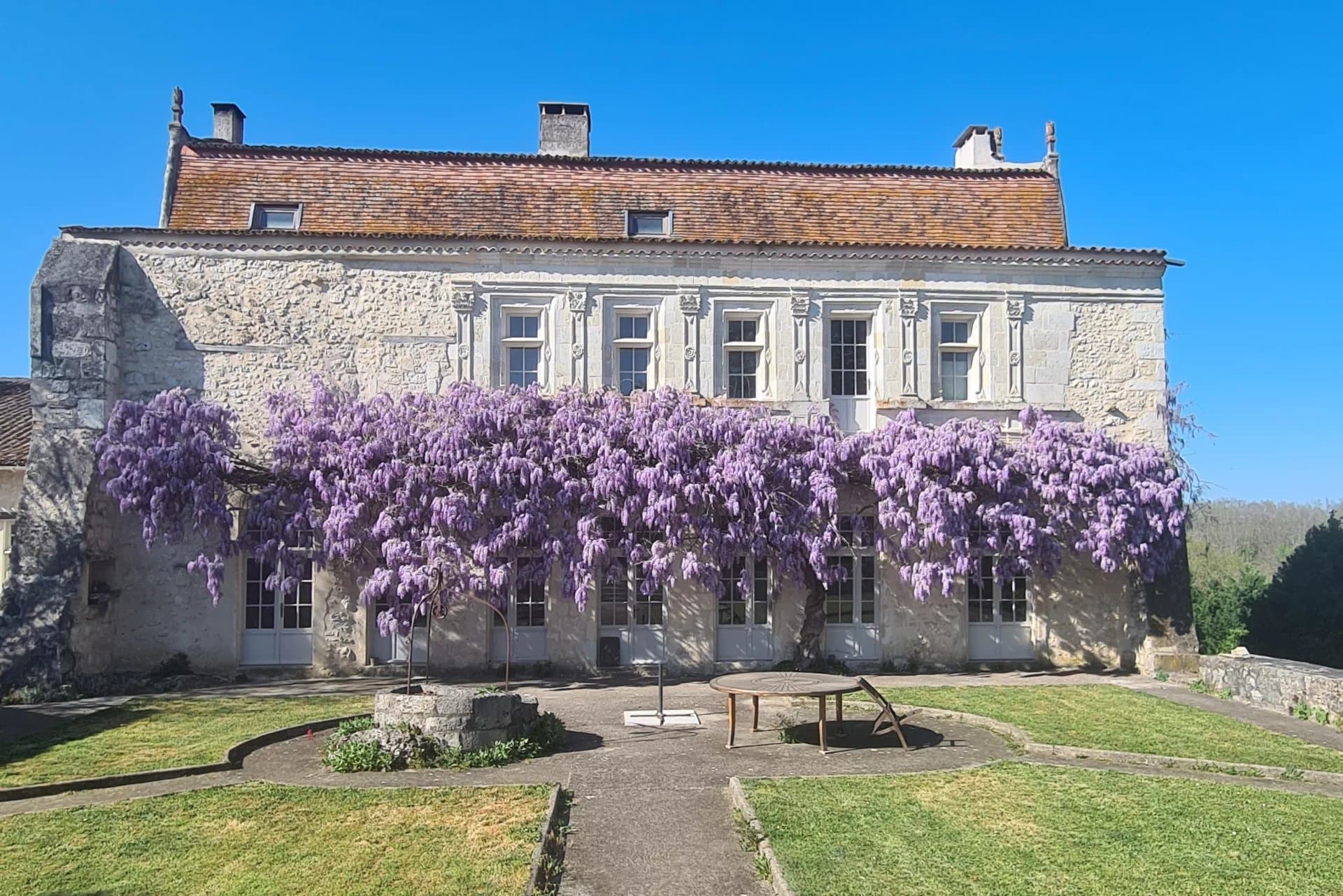 Château historique du 16ème siècle près de Bergerac et Gensac