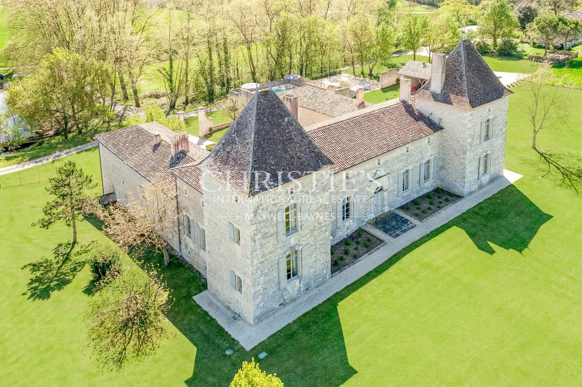 The Monarch's Chateau showcasing Timeless Elegance & Historical Charme