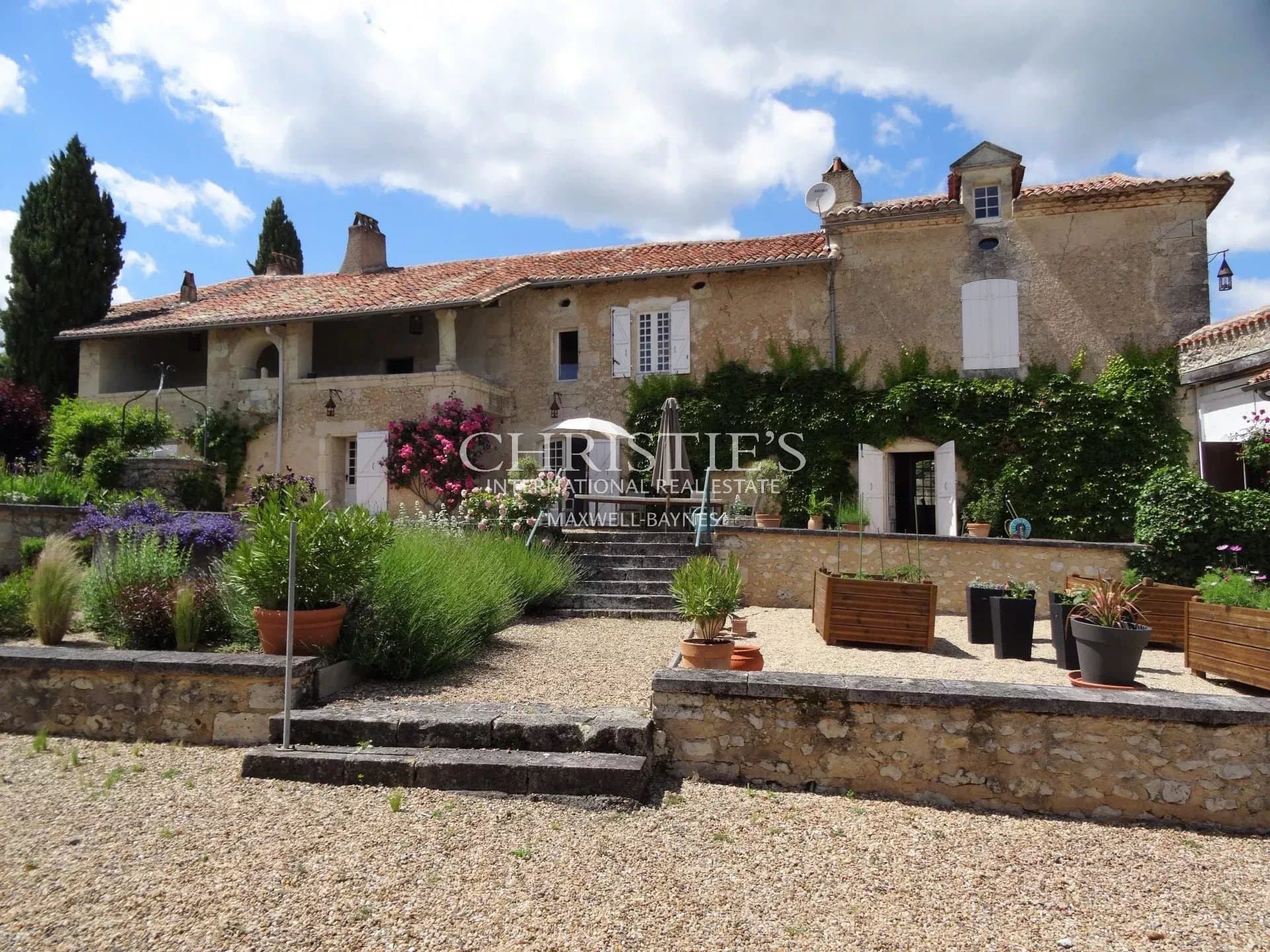 Magnifique propriété du 17ème siècle à proximité de Riberac