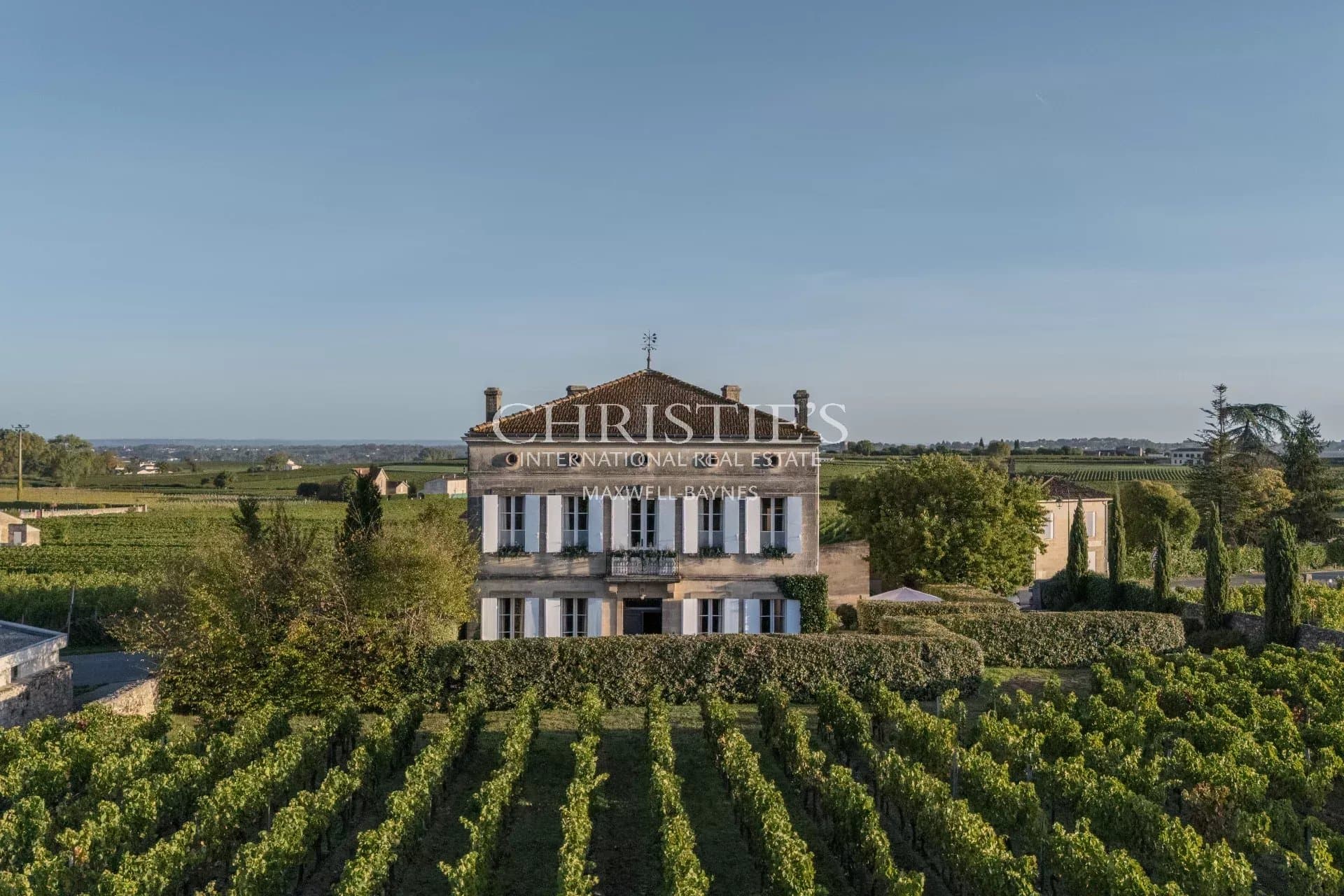 SAINT EMILION : Maison historique 7 chambres avec vue sur les vignes, au cœur du village