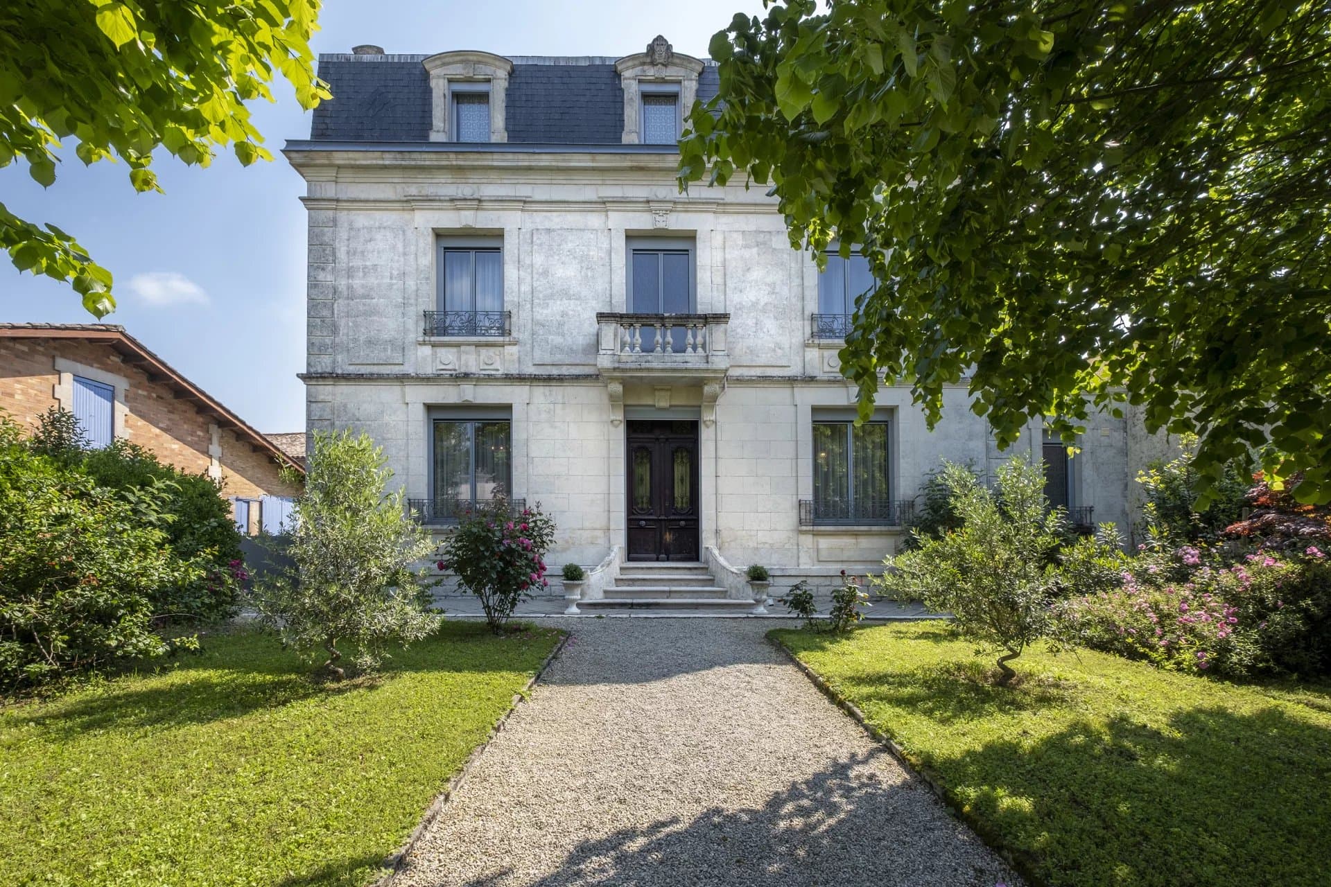 Charming property in a park in Montendre